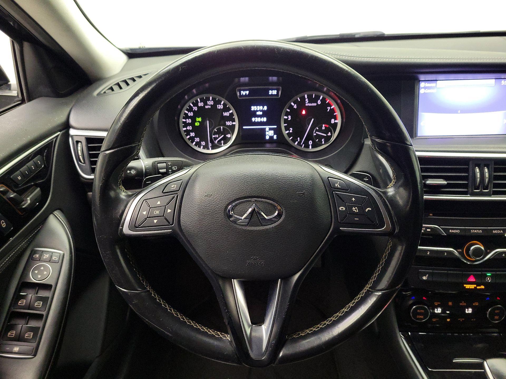 Thumbnail: 2017 INFINITI QX30 - 10