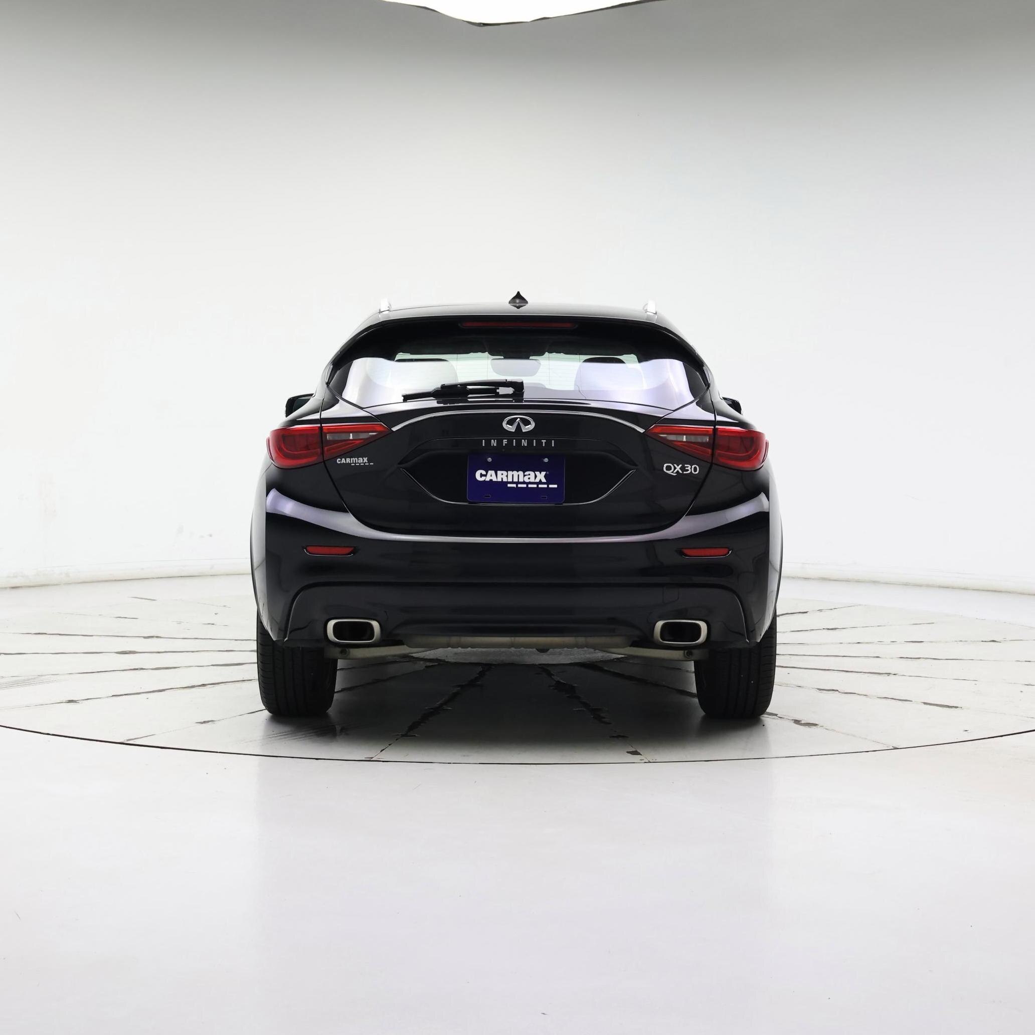 Thumbnail: 2017 INFINITI QX30 - 6