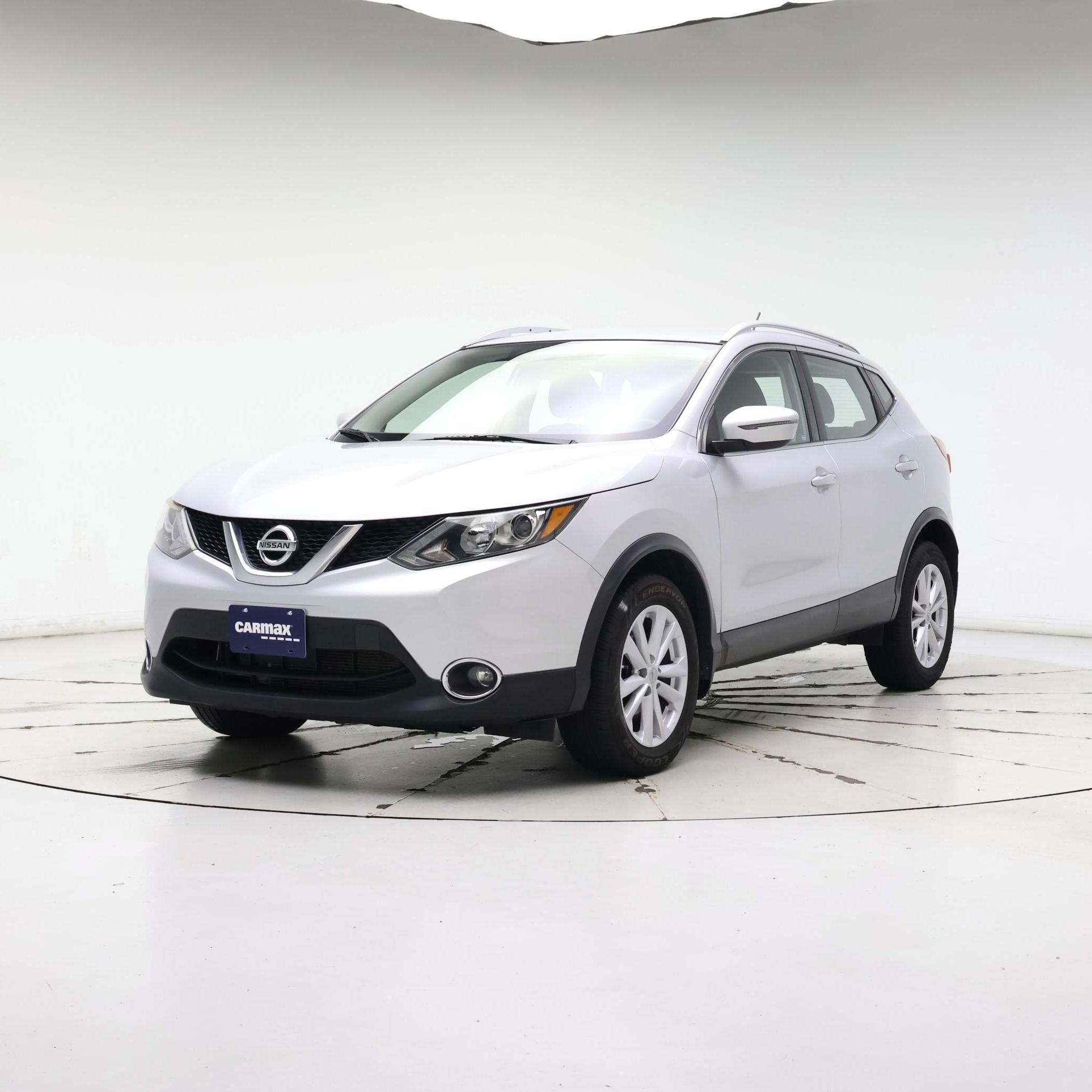 Thumbnail: 2017 Nissan Rogue Sport - 4