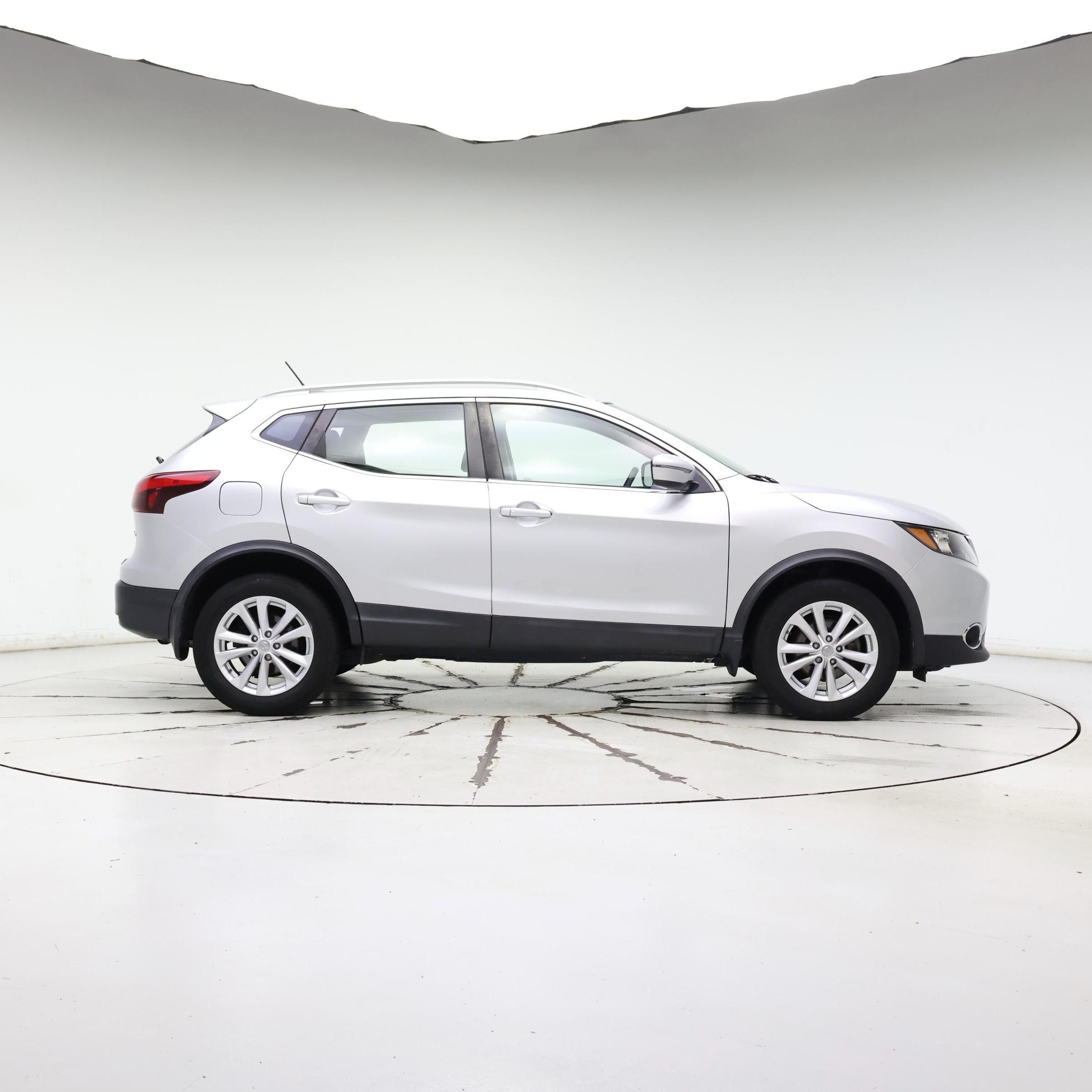 Thumbnail: 2017 Nissan Rogue Sport - 7