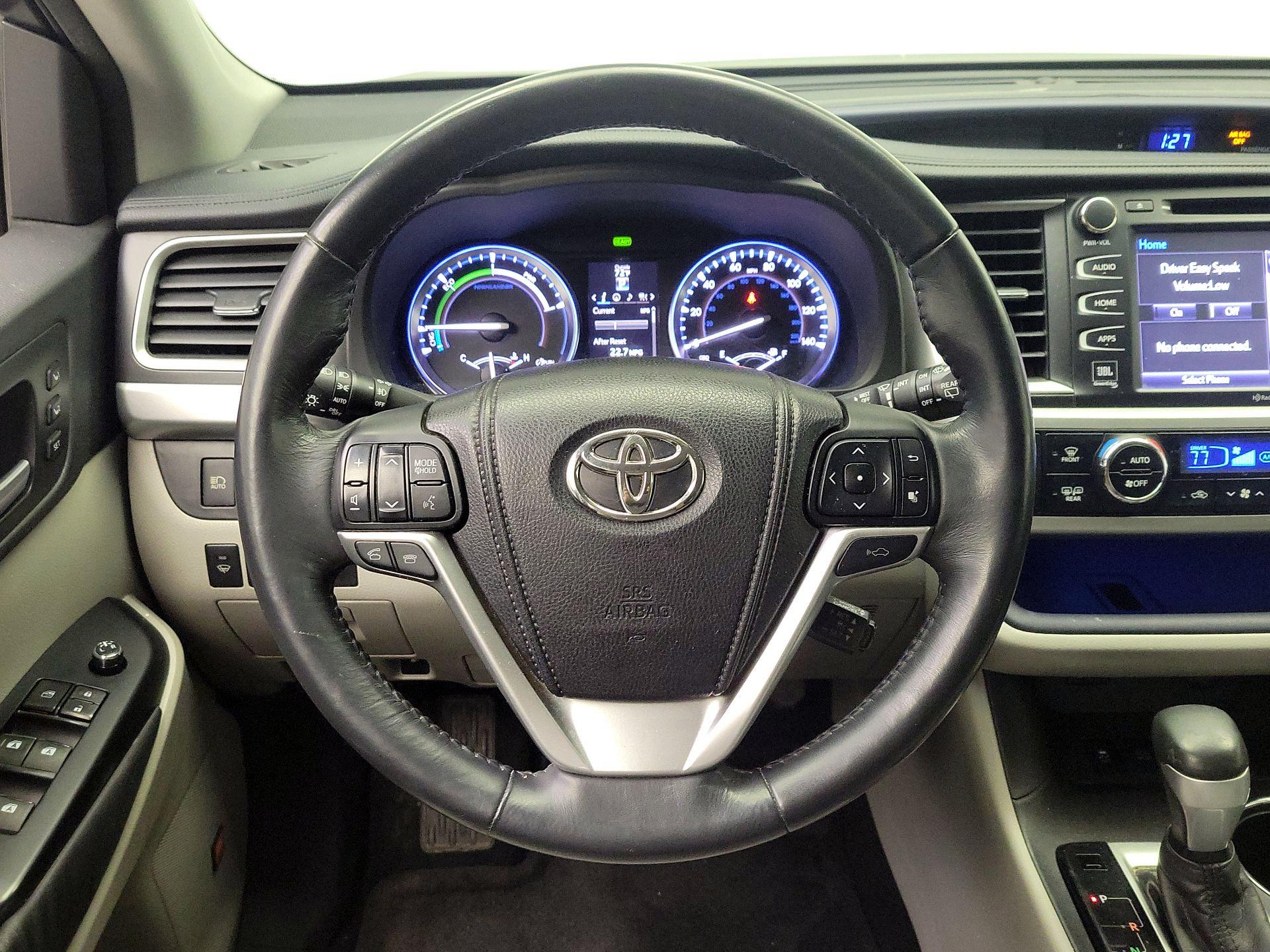 Thumbnail: 2015 Toyota Highlander - 10