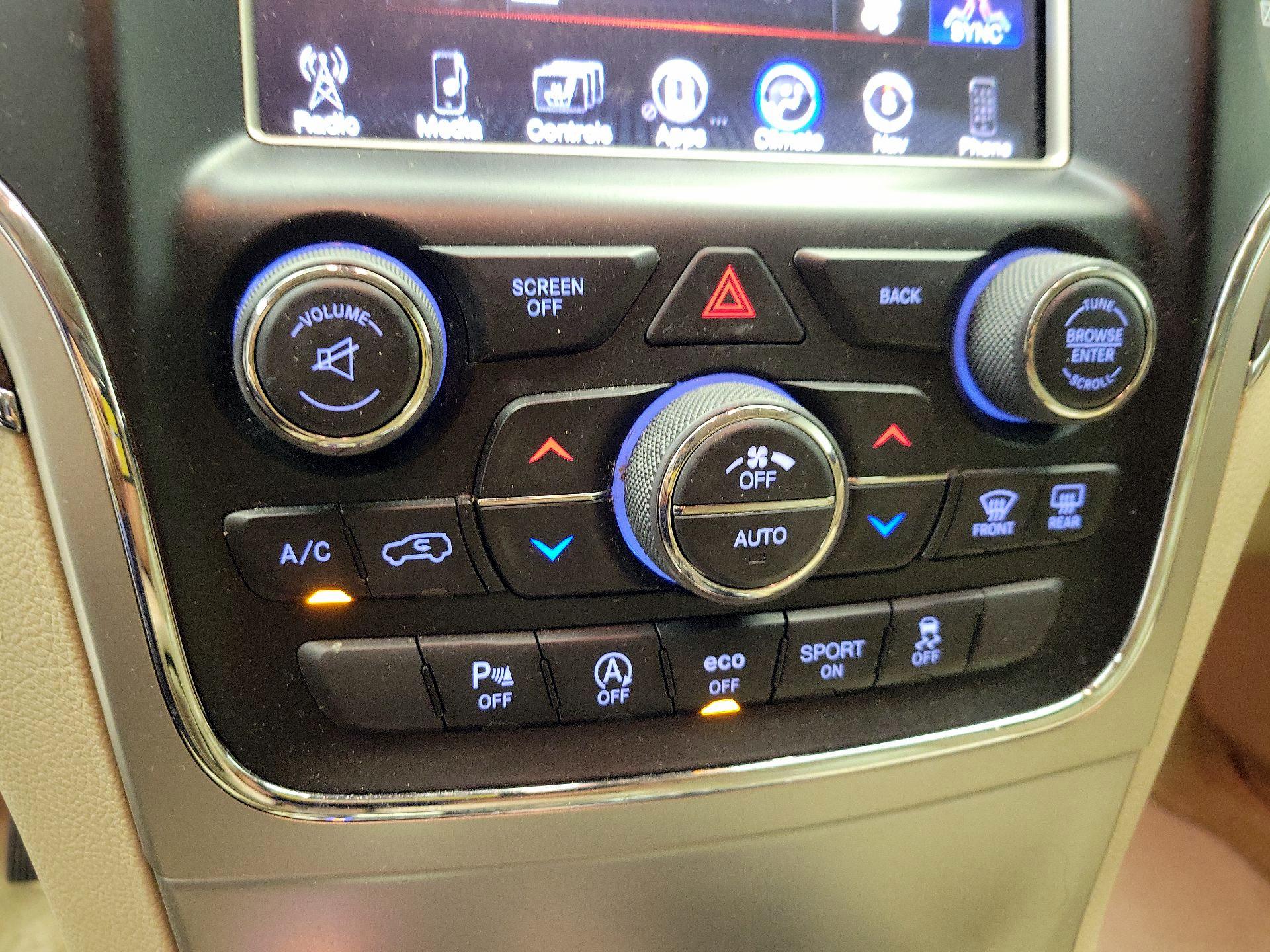 Thumbnail: 2016 Jeep Grand Cherokee - 15