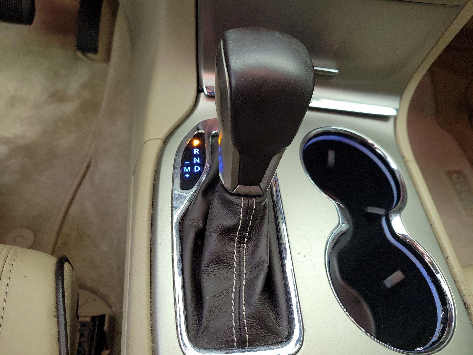 Thumbnail: 2016 Jeep Grand Cherokee - 16
