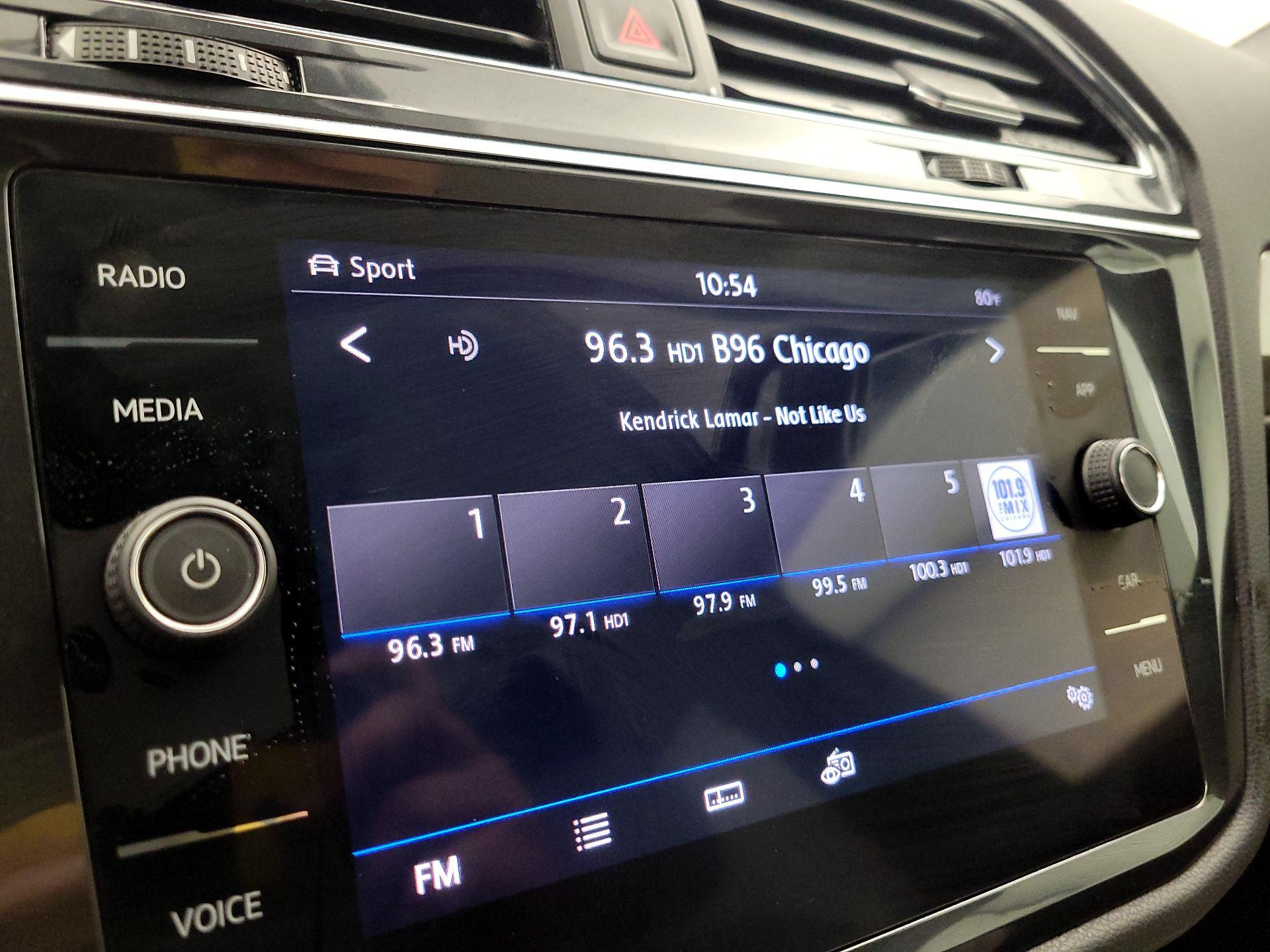 Thumbnail: 2019 Volkswagen Tiguan - 16