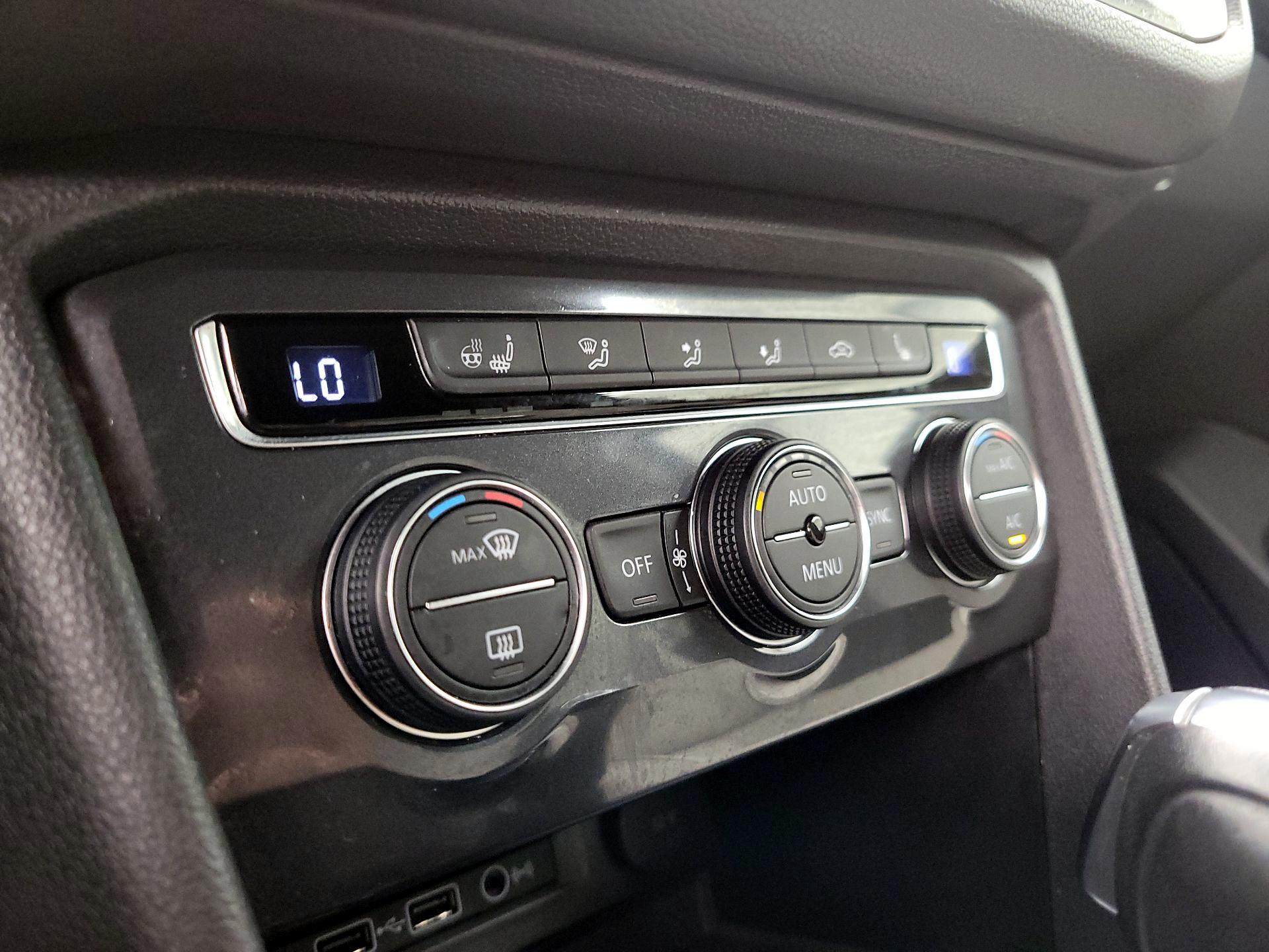 Thumbnail: 2019 Volkswagen Tiguan - 17