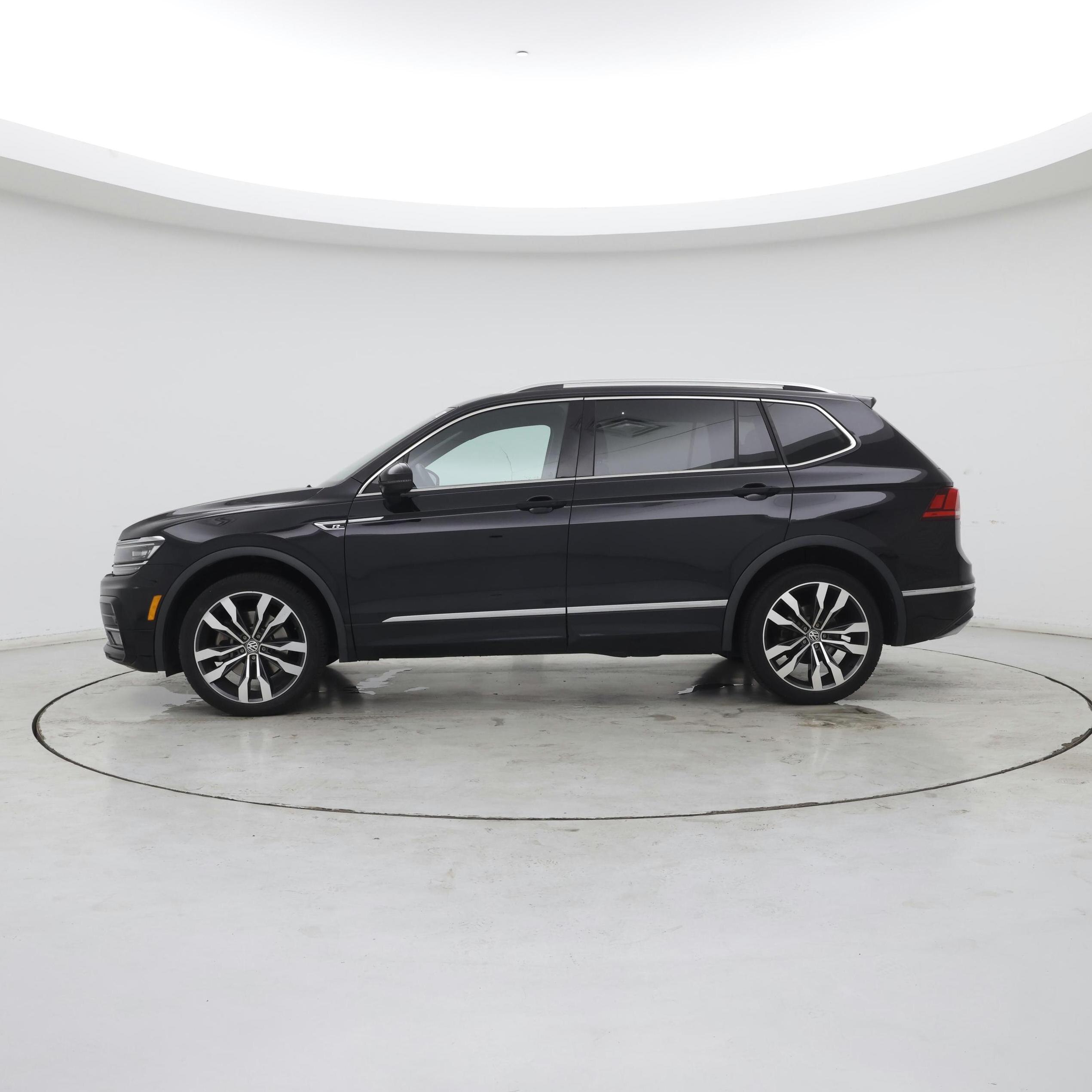 Thumbnail: 2019 Volkswagen Tiguan - 3