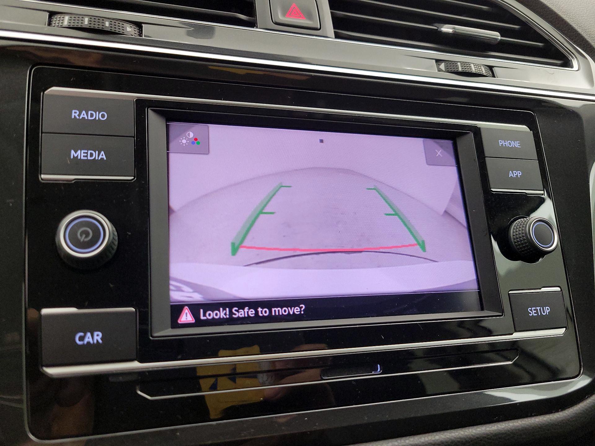 Thumbnail: 2019 Volkswagen Tiguan - 14