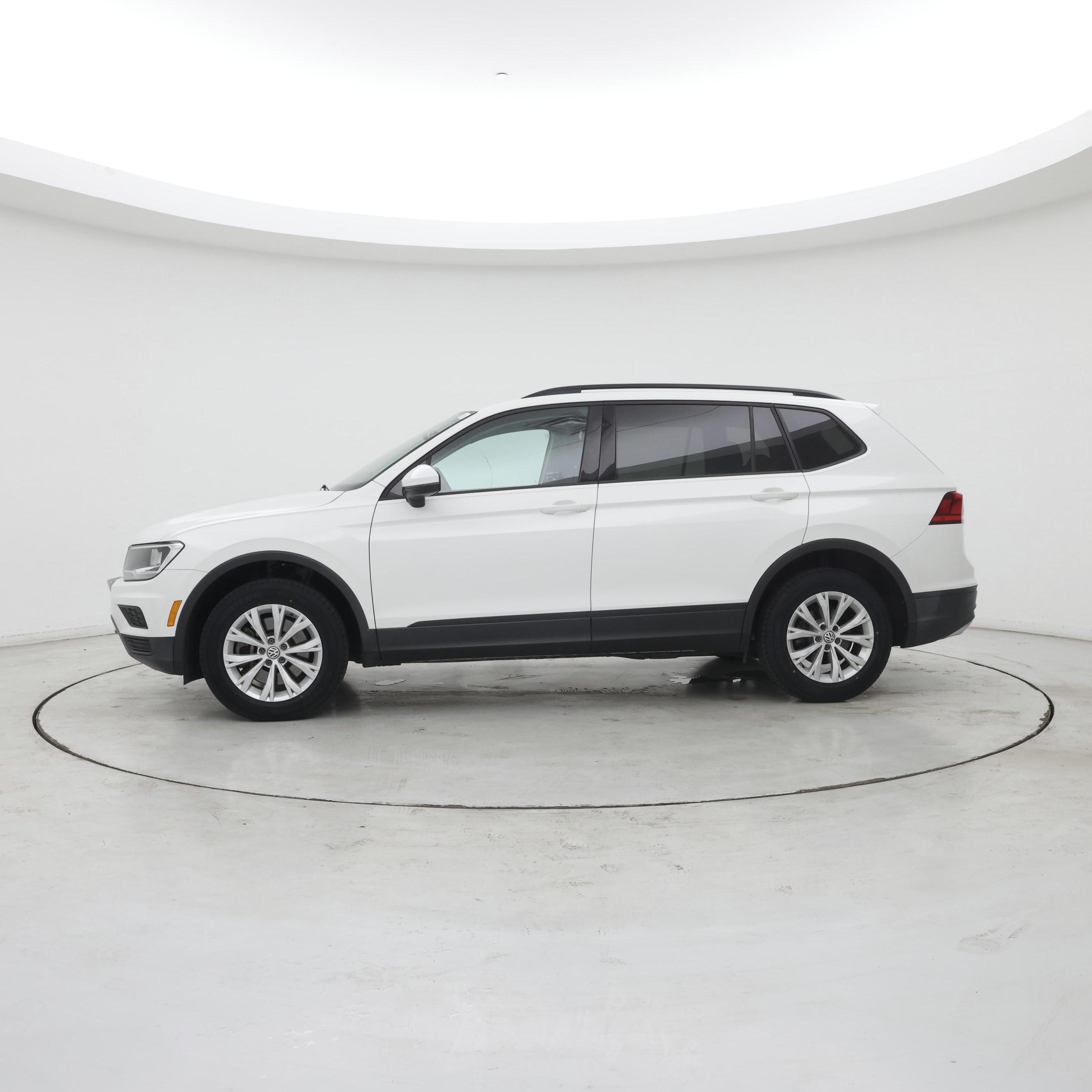 Thumbnail: 2019 Volkswagen Tiguan - 3