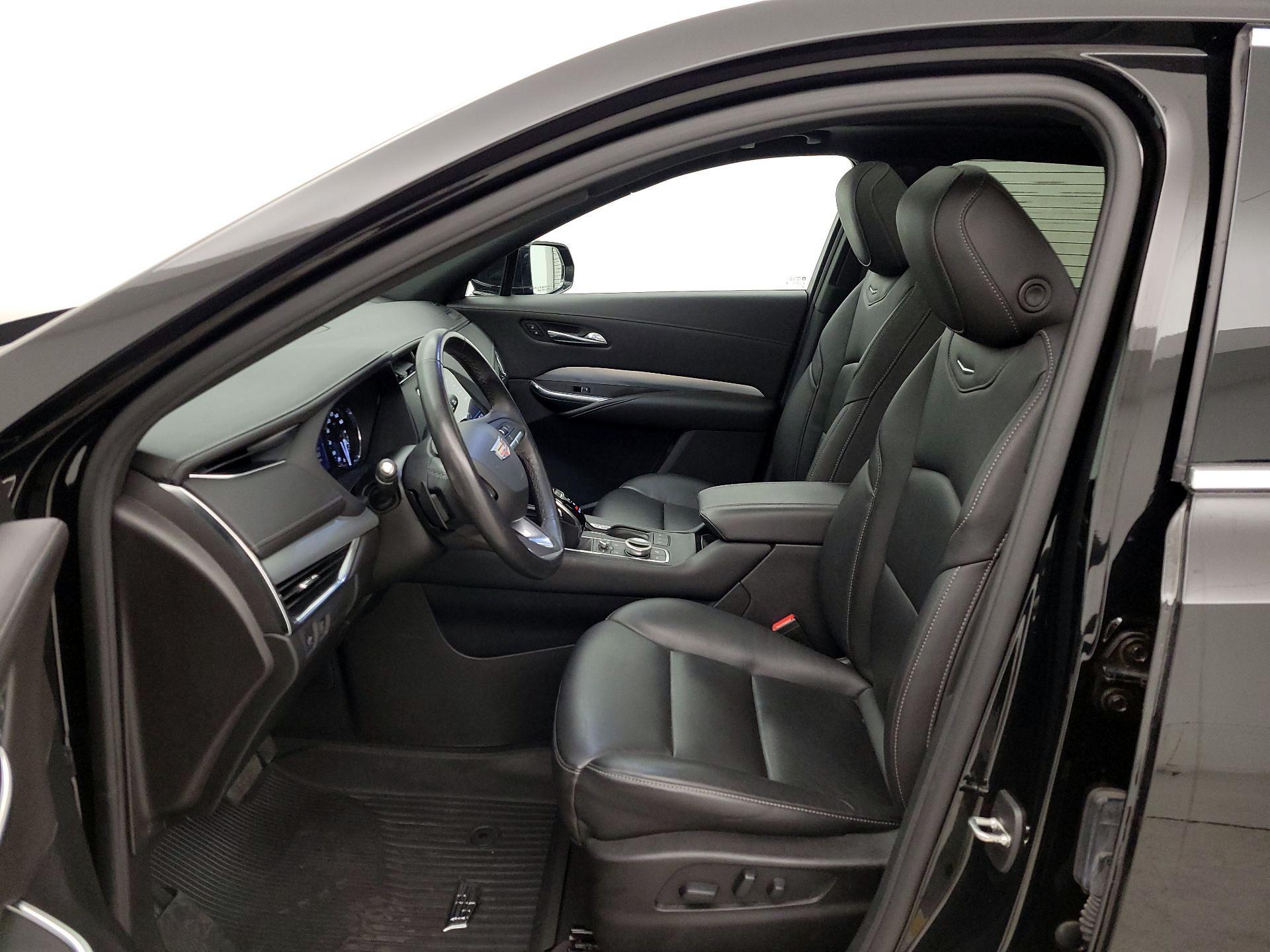 Thumbnail: 2021 Cadillac XT4 - 11