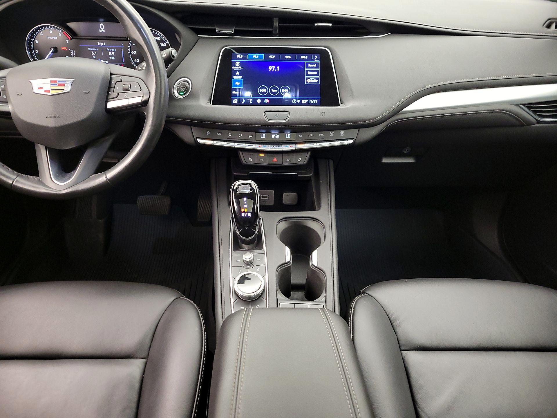 Thumbnail: 2021 Cadillac XT4 - 17