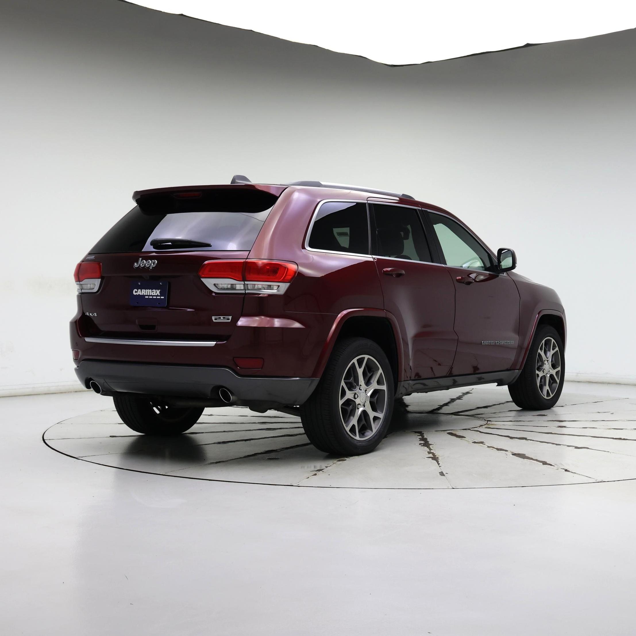 Thumbnail: 2018 Jeep Grand Cherokee - 8