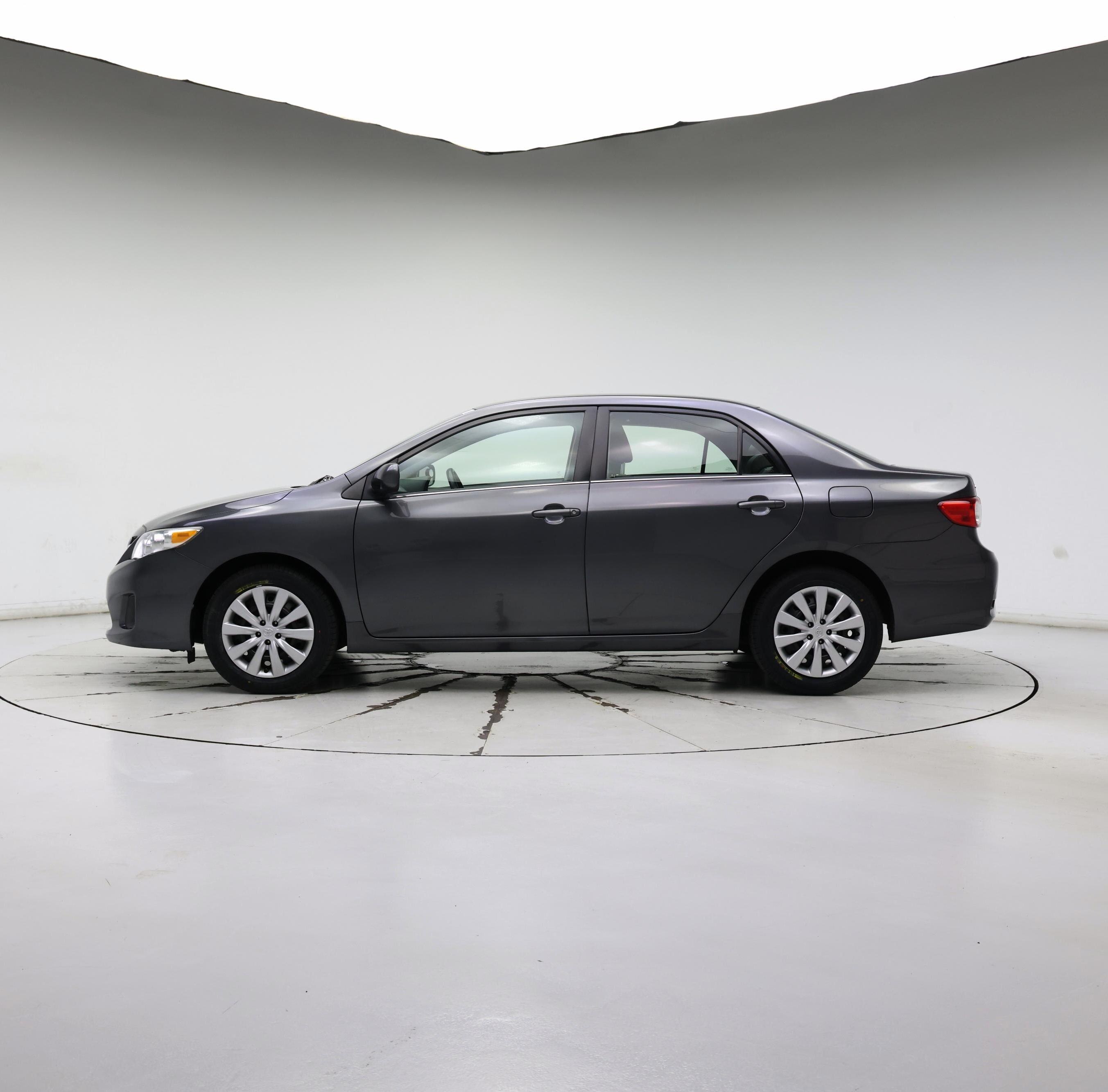 Thumbnail: 2013 Toyota Corolla - 3