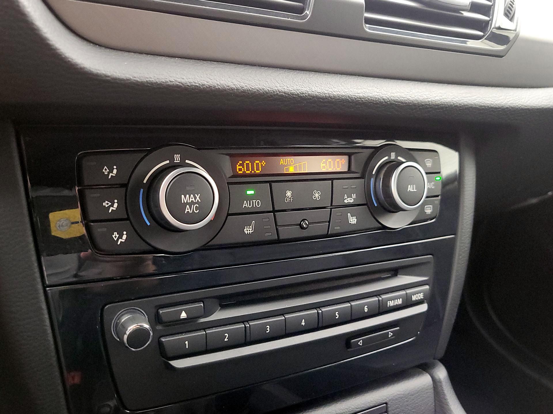 Thumbnail: 2015 BMW X1 - 15