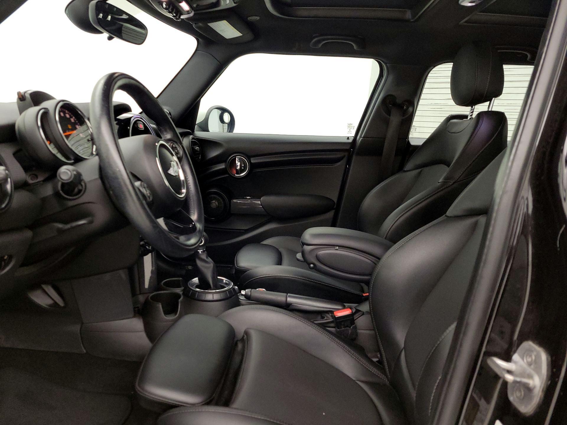 Thumbnail: 2017 MINI Cooper Hardtop - 11