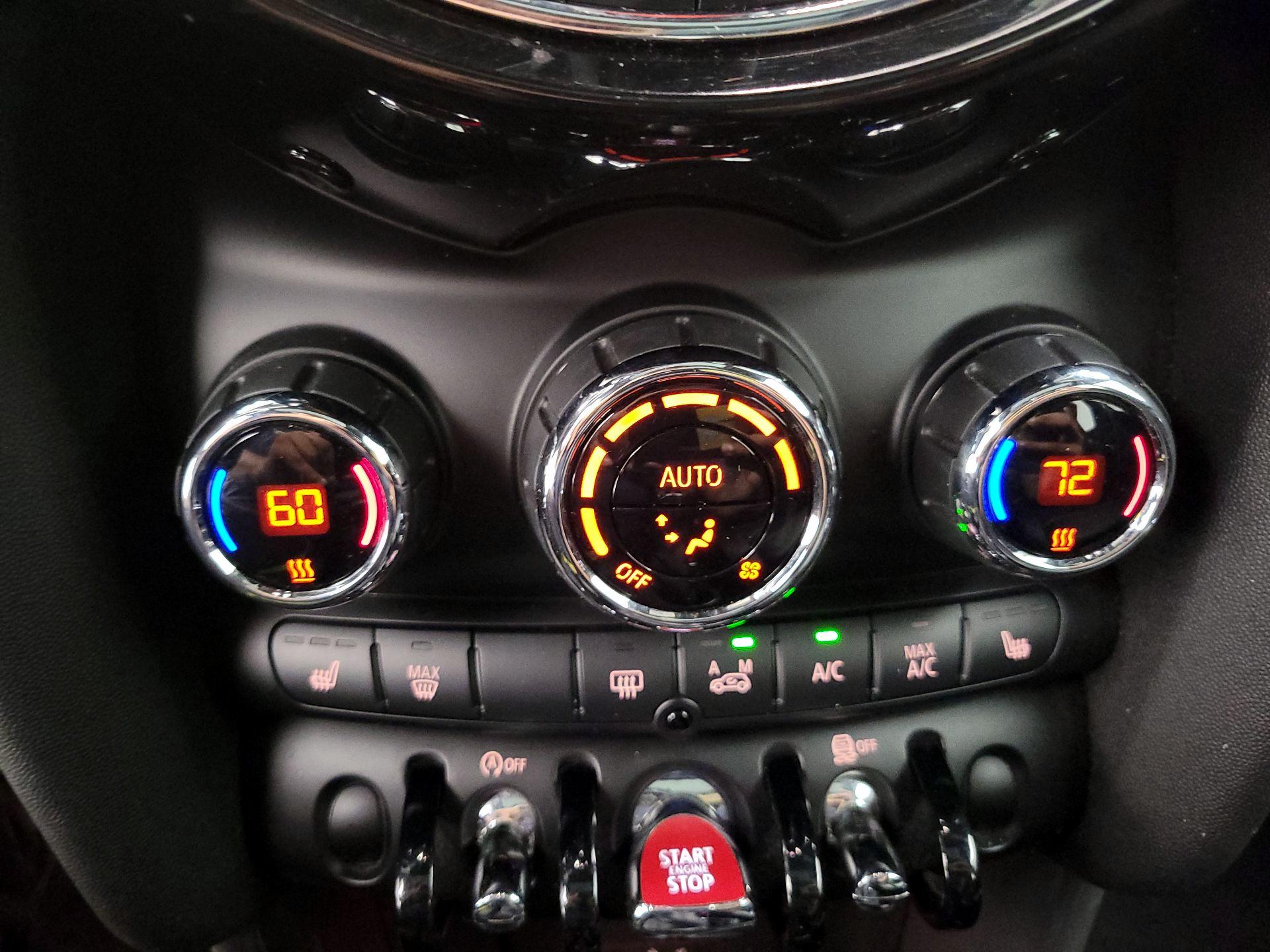 Thumbnail: 2017 MINI Cooper Hardtop - 15