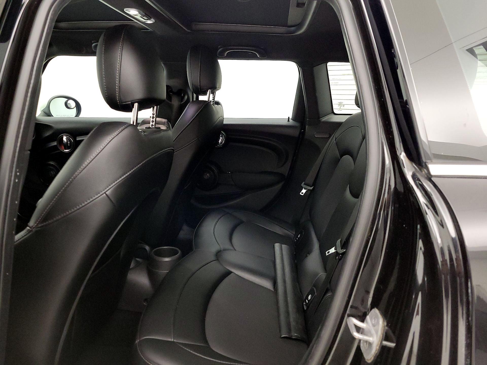 Thumbnail: 2017 MINI Cooper Hardtop - 17