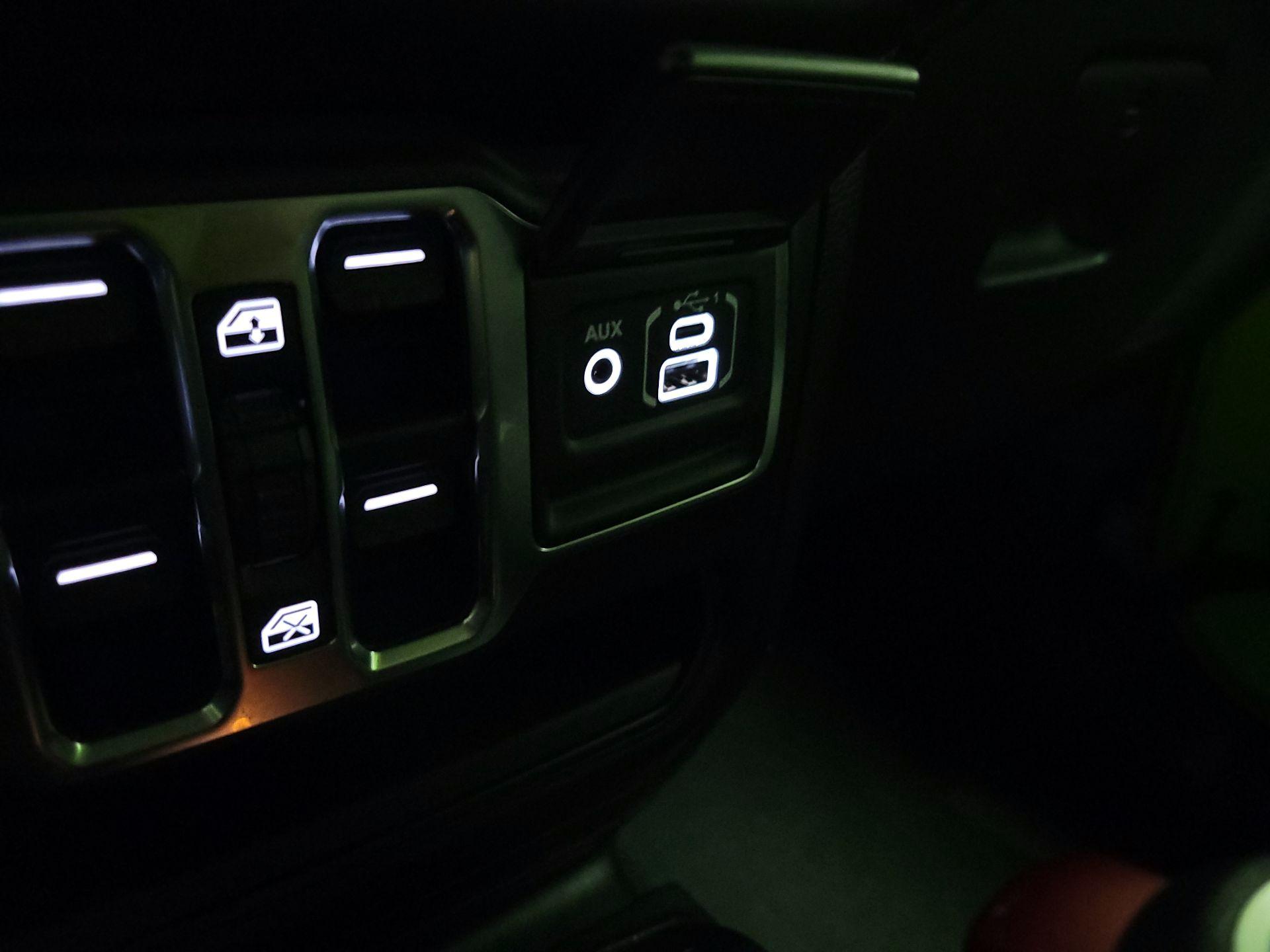 Thumbnail: 2021 Jeep Wrangler - 19