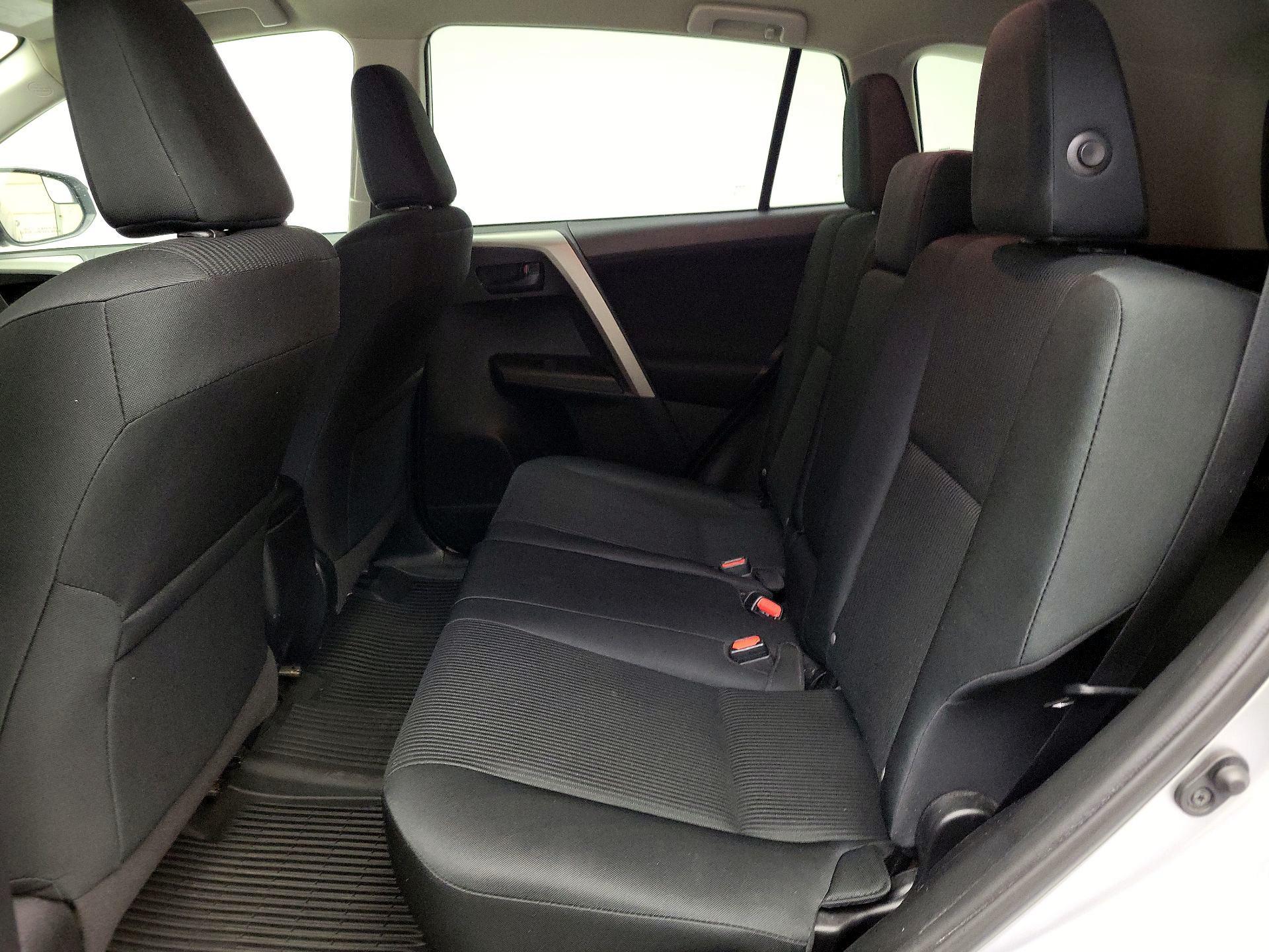 Thumbnail: 2017 Toyota RAV4 - 18