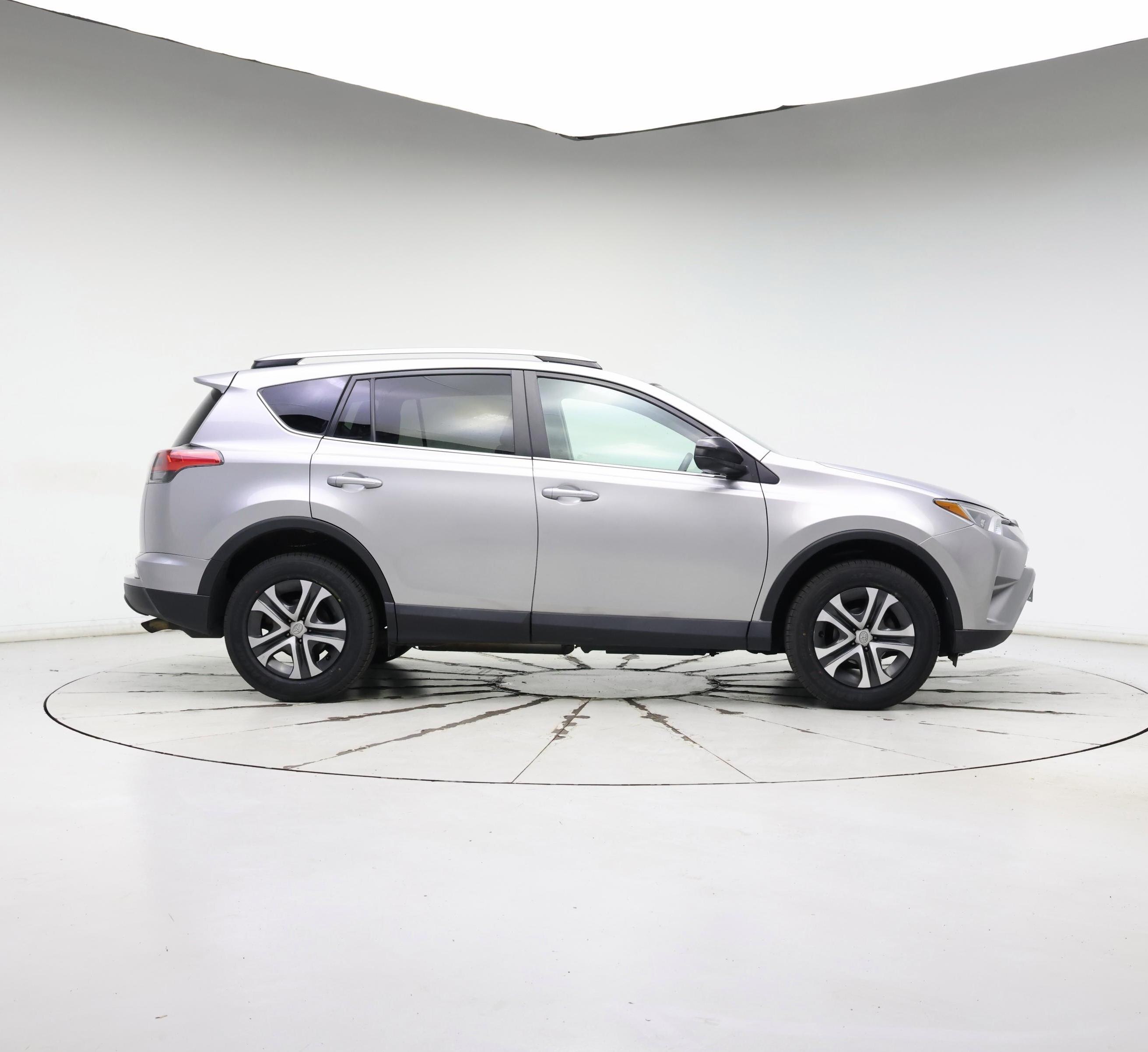 Thumbnail: 2017 Toyota RAV4 - 7