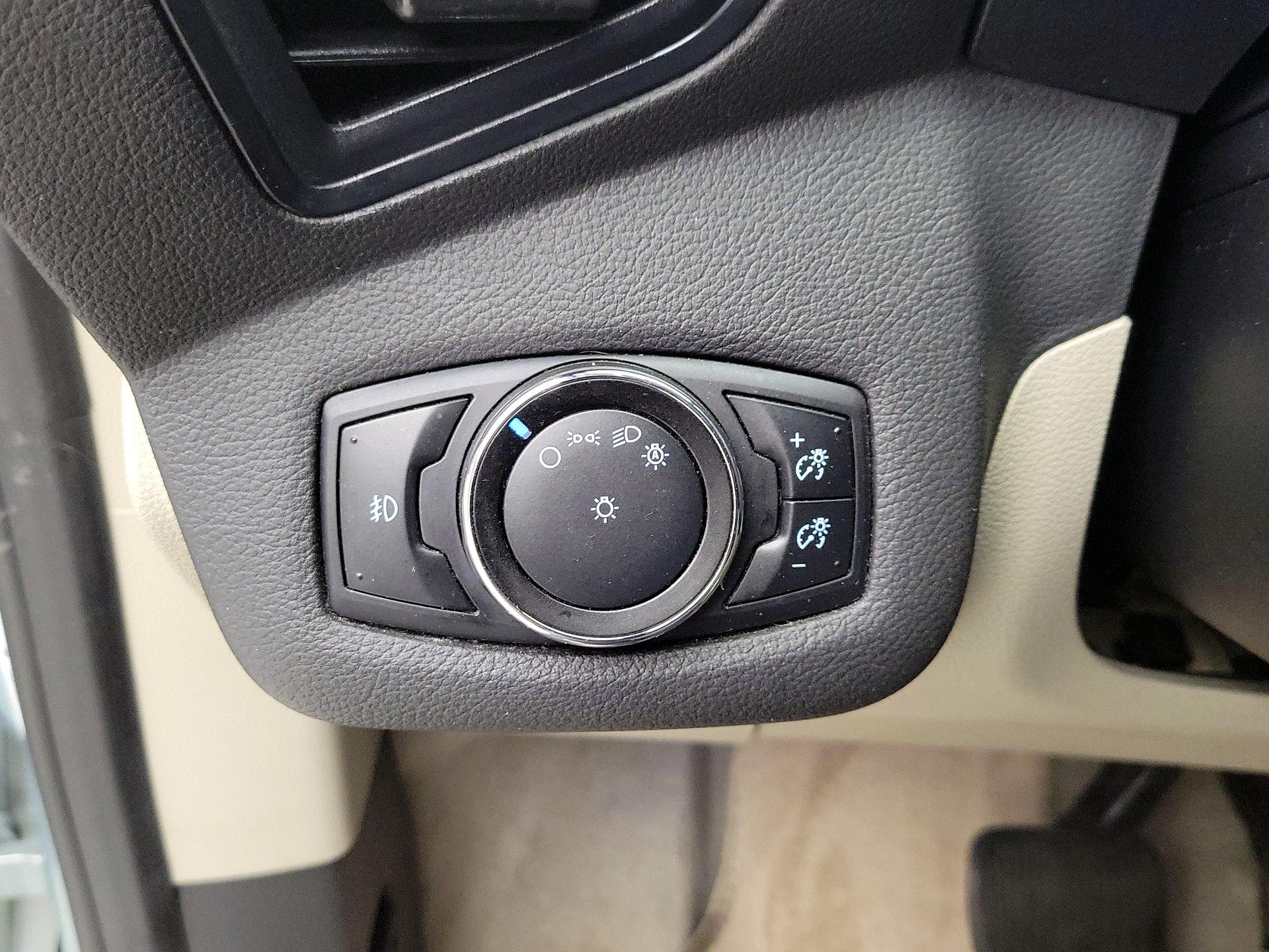 Thumbnail: 2014 Ford C-Max - 13