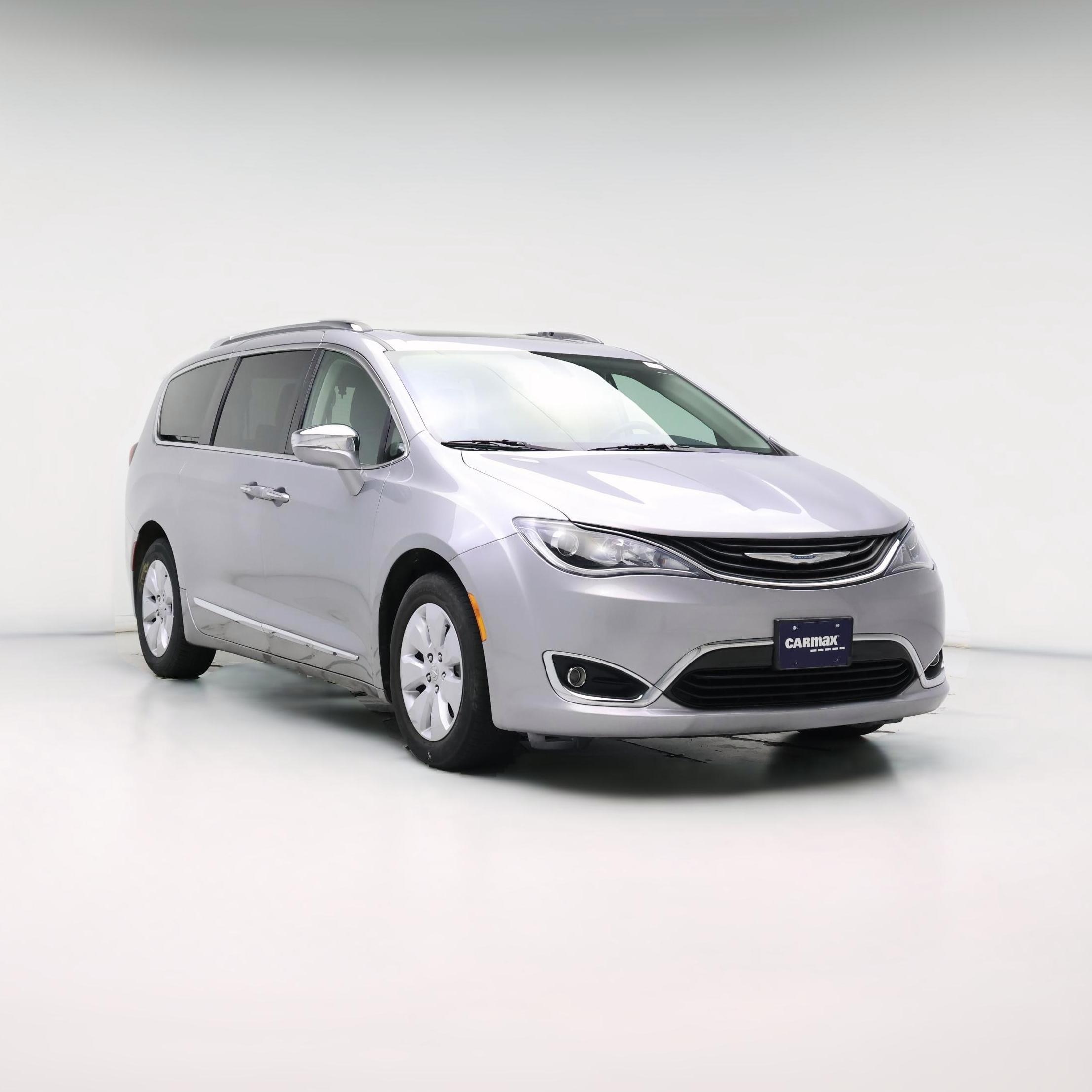 Thumbnail: 2018 Chrysler Pacifica - 1