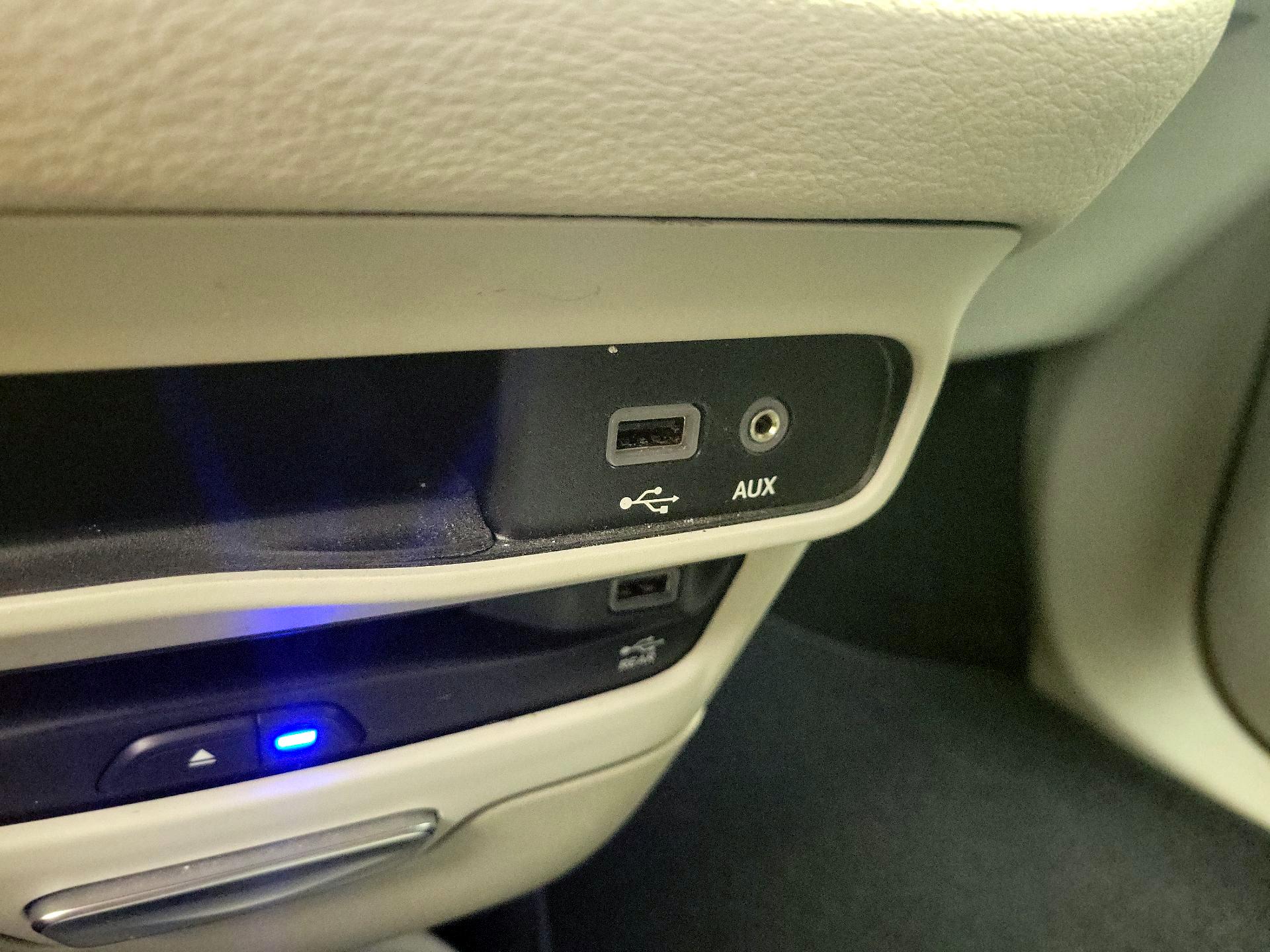 Thumbnail: 2018 Chrysler Pacifica - 19