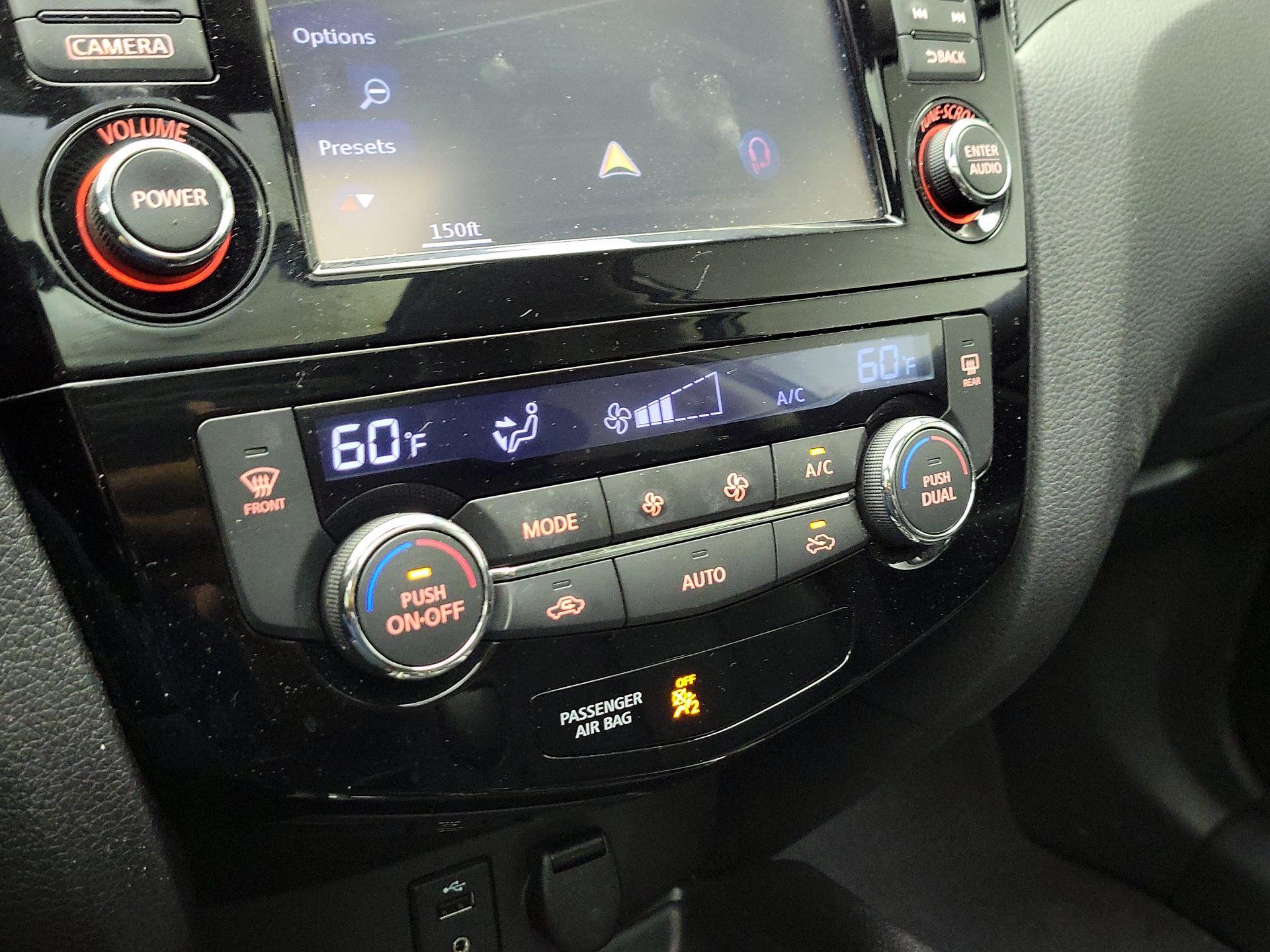 Thumbnail: 2016 Nissan Rogue - 17