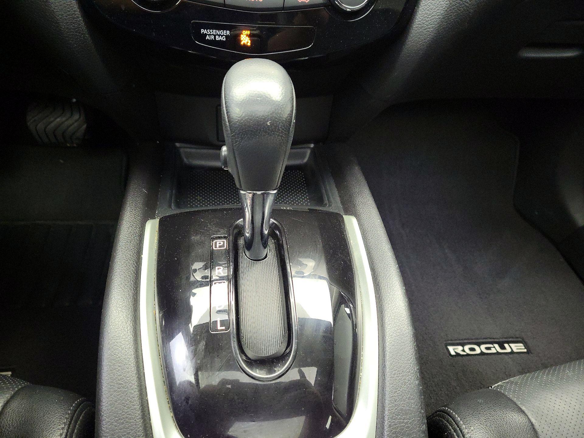Thumbnail: 2016 Nissan Rogue - 18