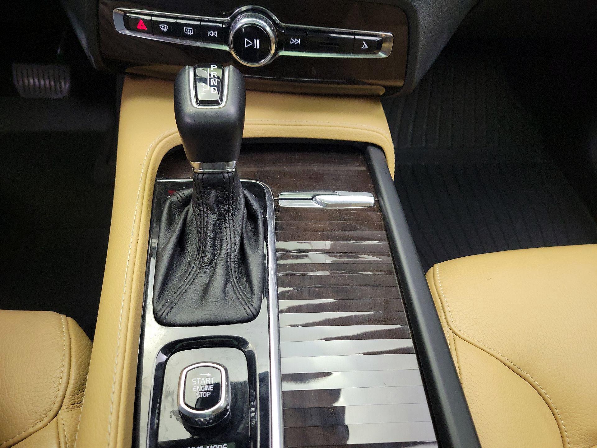 Thumbnail: 2019 Volvo XC90 - 18