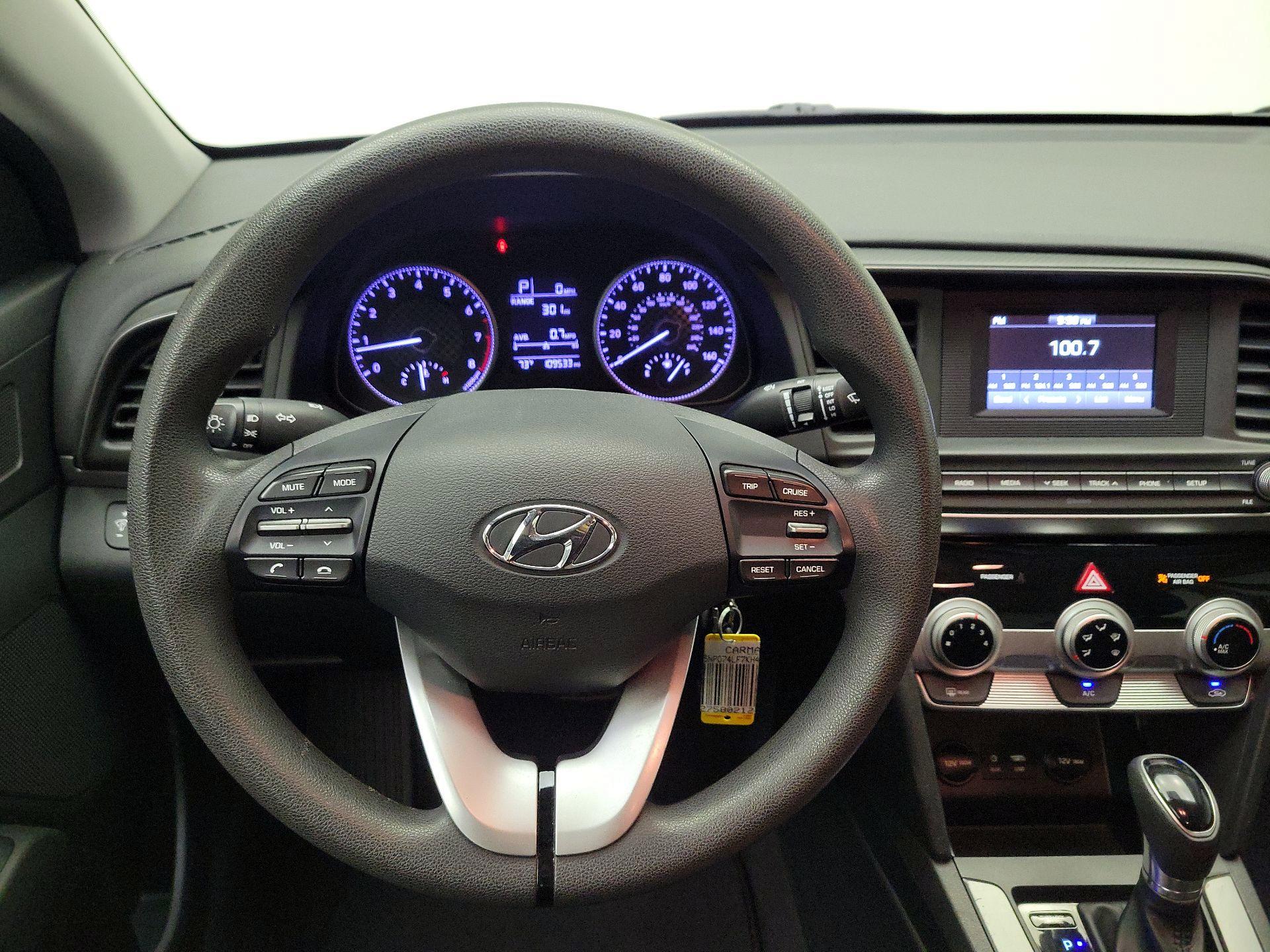 Thumbnail: 2019 Hyundai Elantra - 10