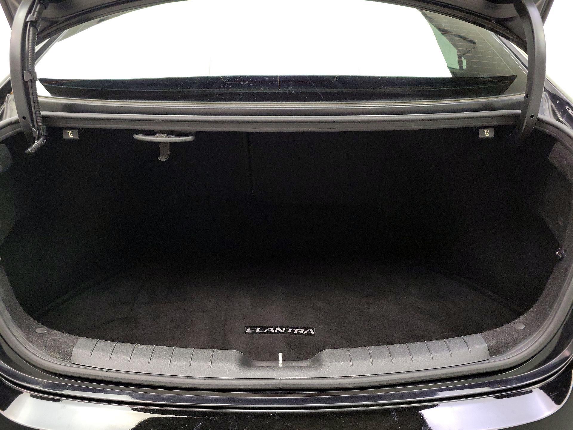 Thumbnail: 2019 Hyundai Elantra - 20