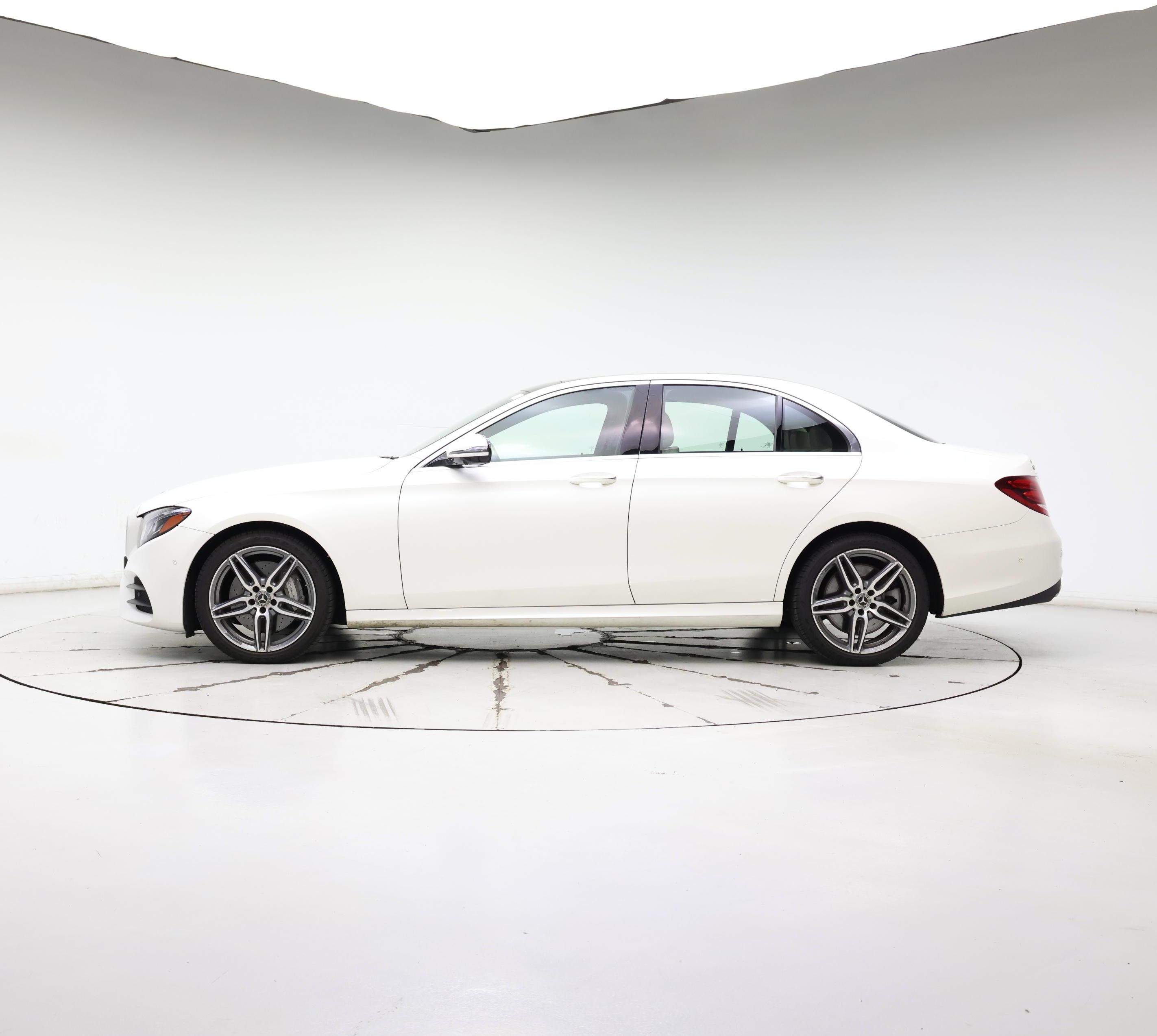 Thumbnail: 2020 Mercedes-Benz E-Class - 3