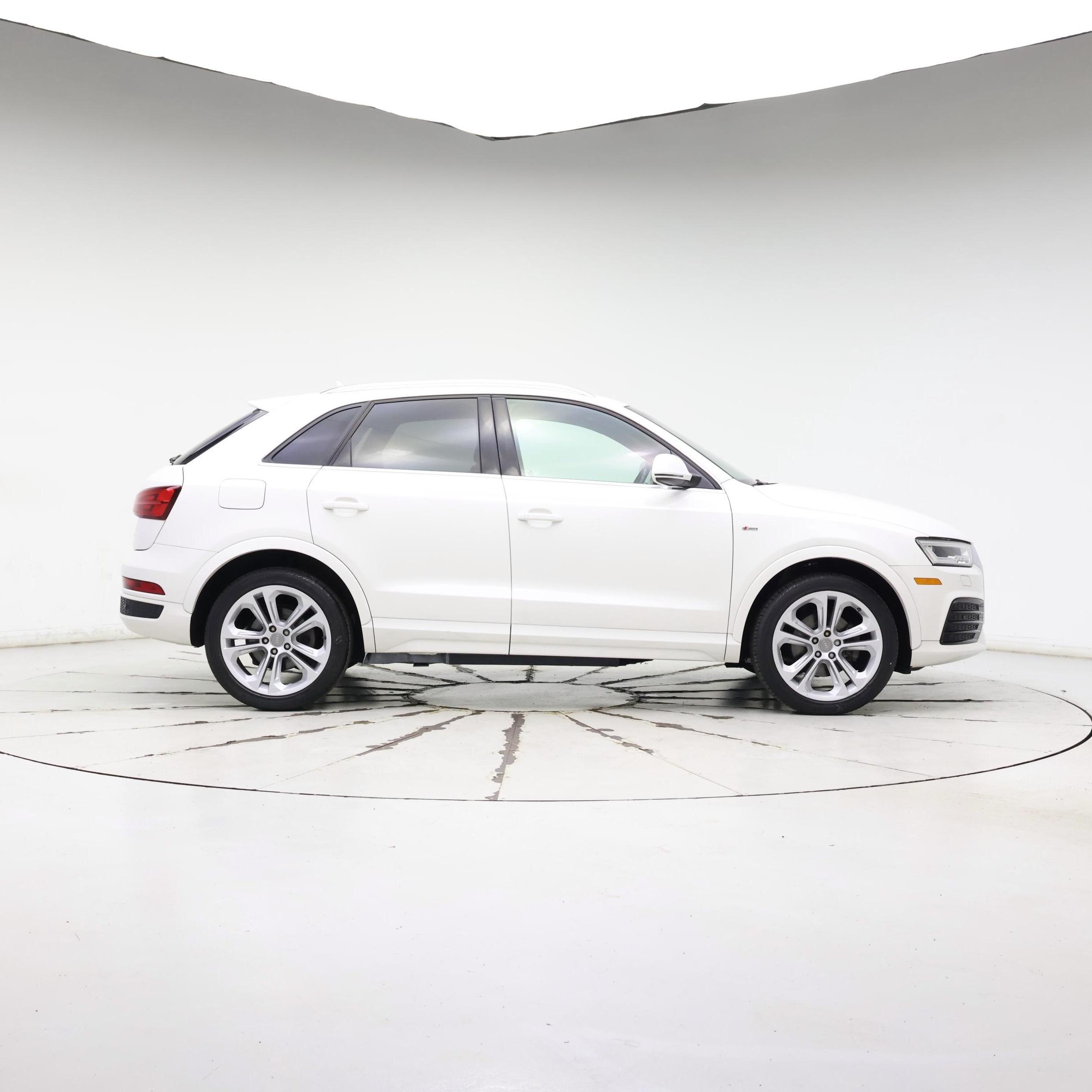 Thumbnail: 2017 Audi Q3 - 7
