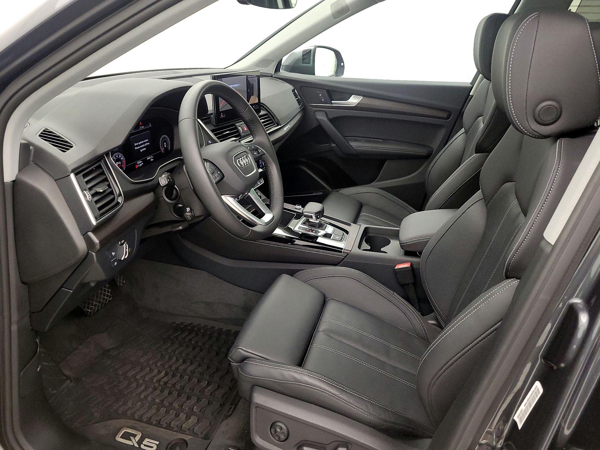 Thumbnail: 2023 Audi Q5 - 11