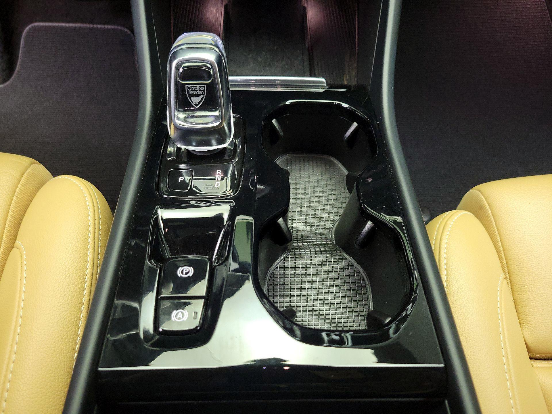 Thumbnail: 2019 Volvo XC40 - 18
