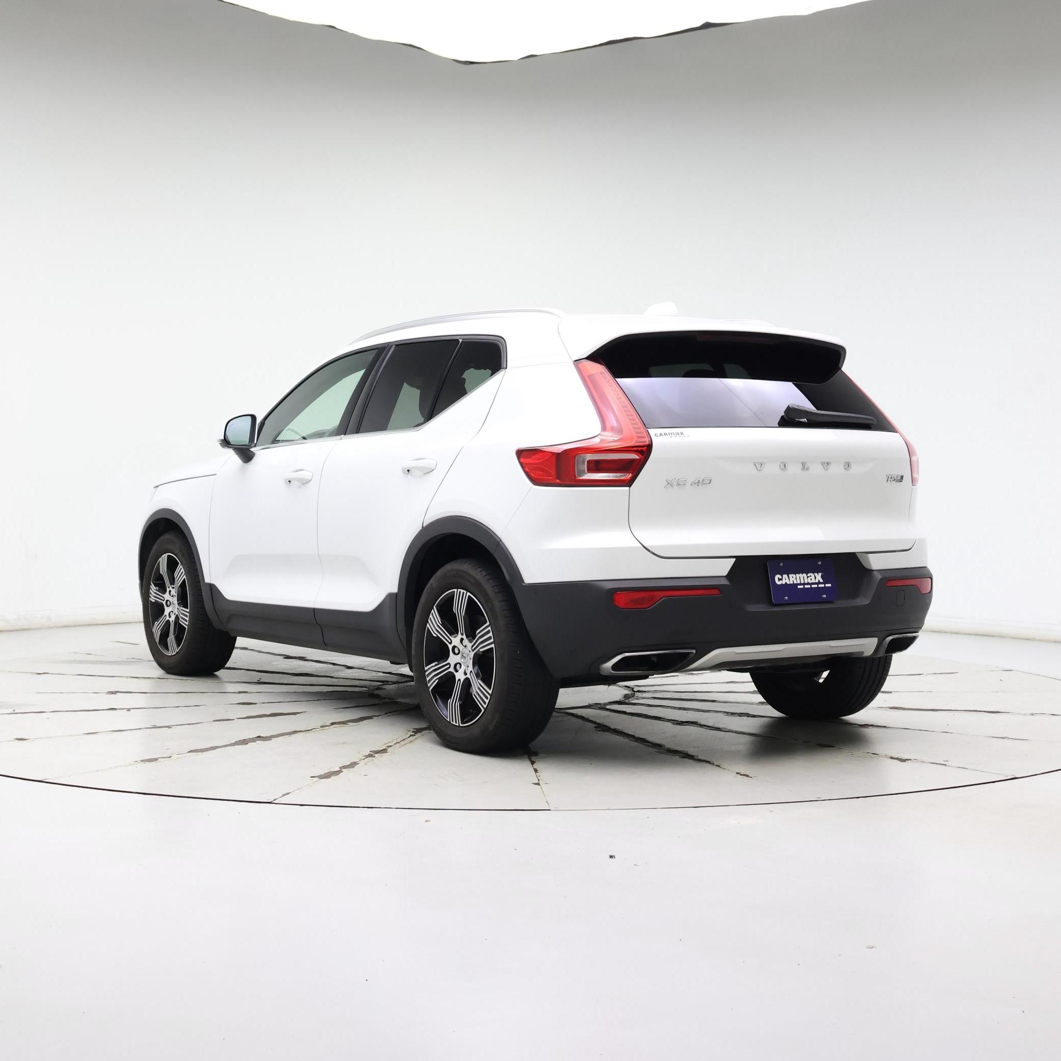 Thumbnail: 2019 Volvo XC40 - 2