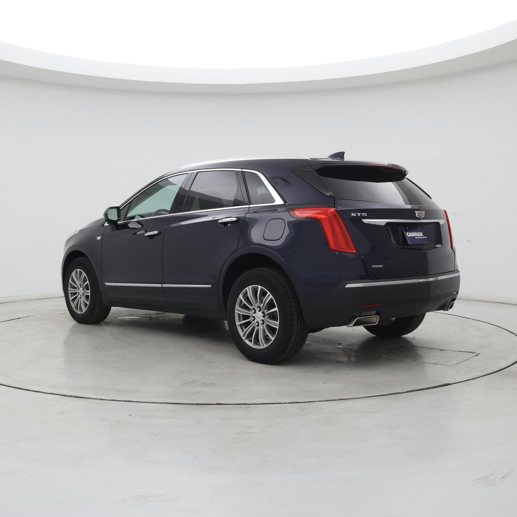 Thumbnail: 2017 Cadillac XT5 - 2