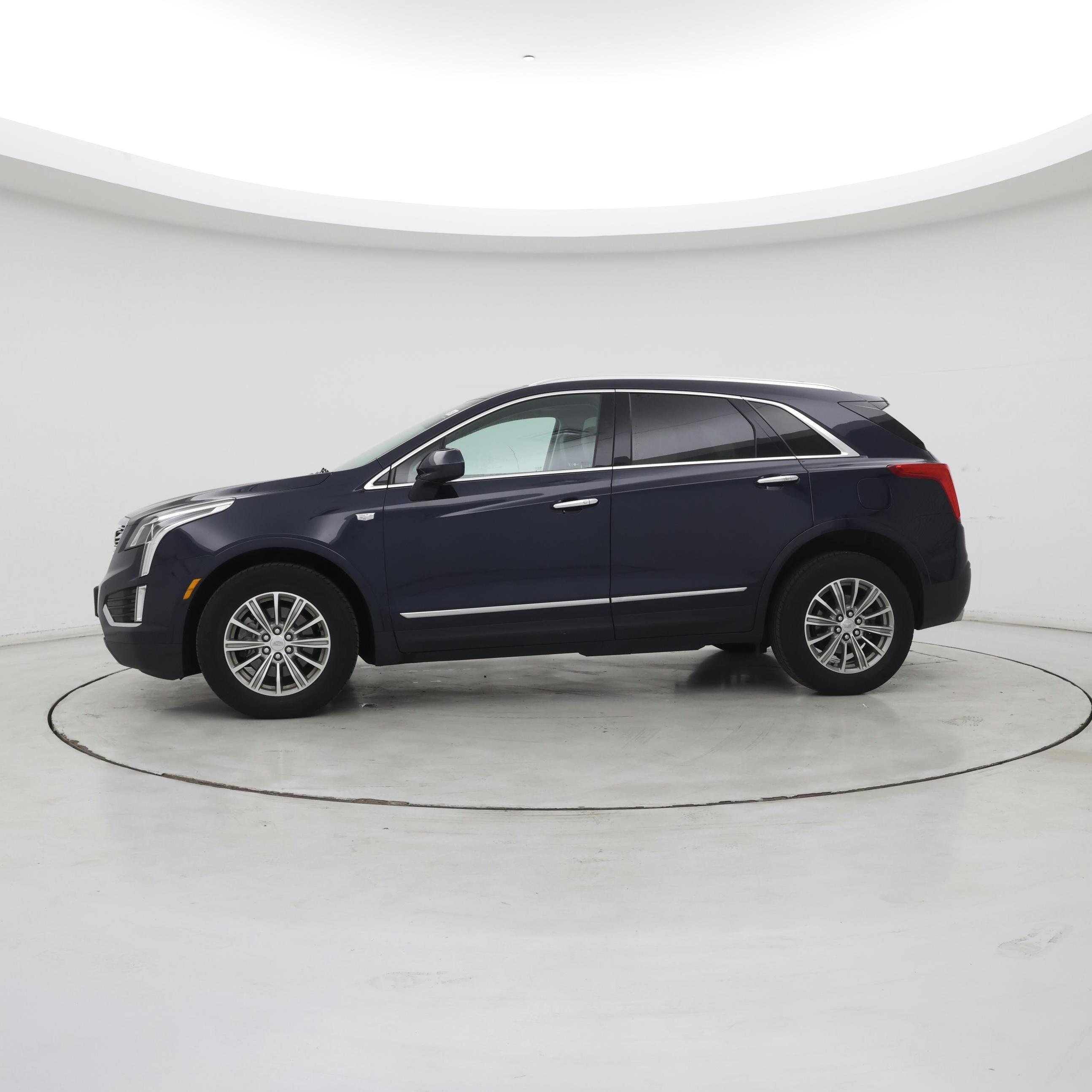 Thumbnail: 2017 Cadillac XT5 - 3