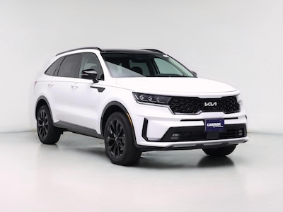 White 2023 Kia Sorento SX