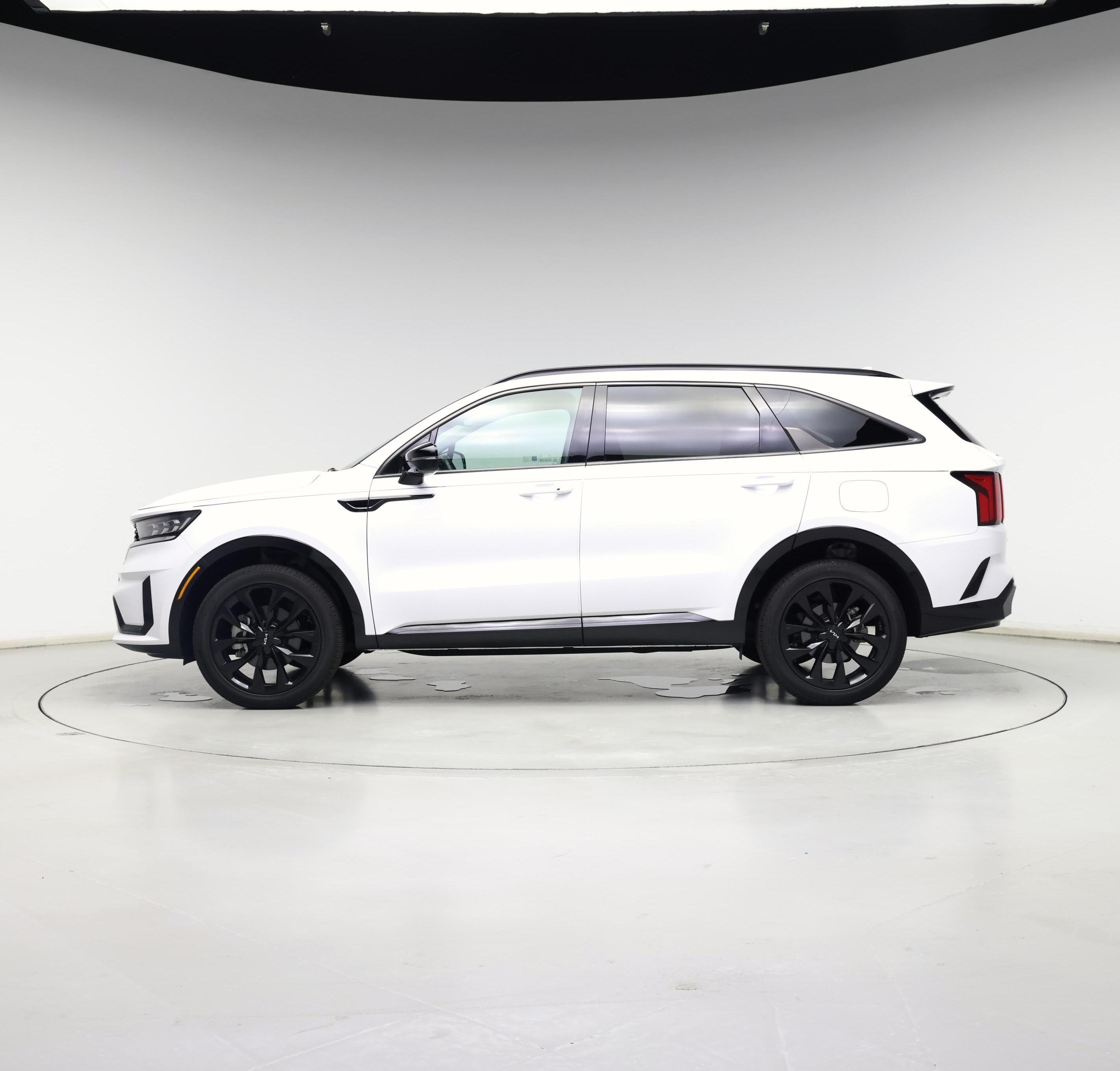 Thumbnail: 2023 Kia Sorento - 3