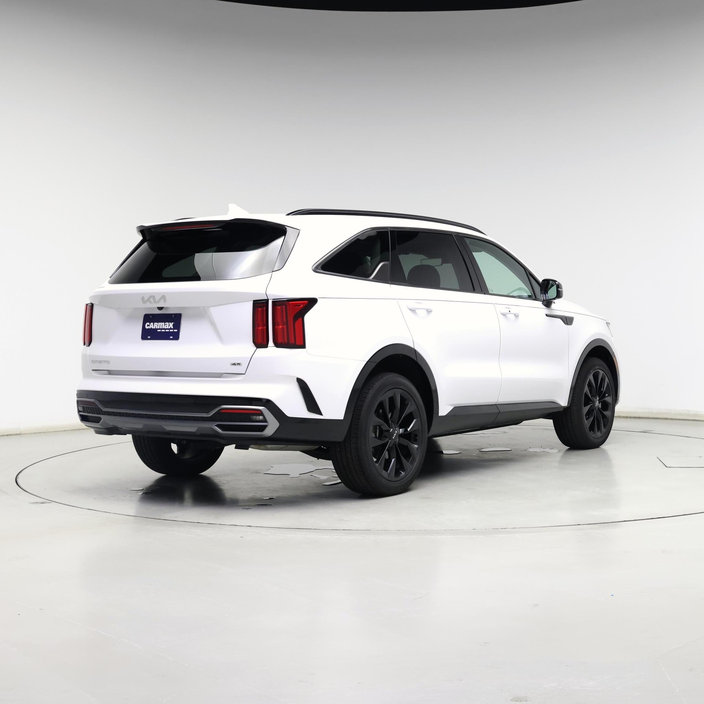 Thumbnail: 2023 Kia Sorento - 8