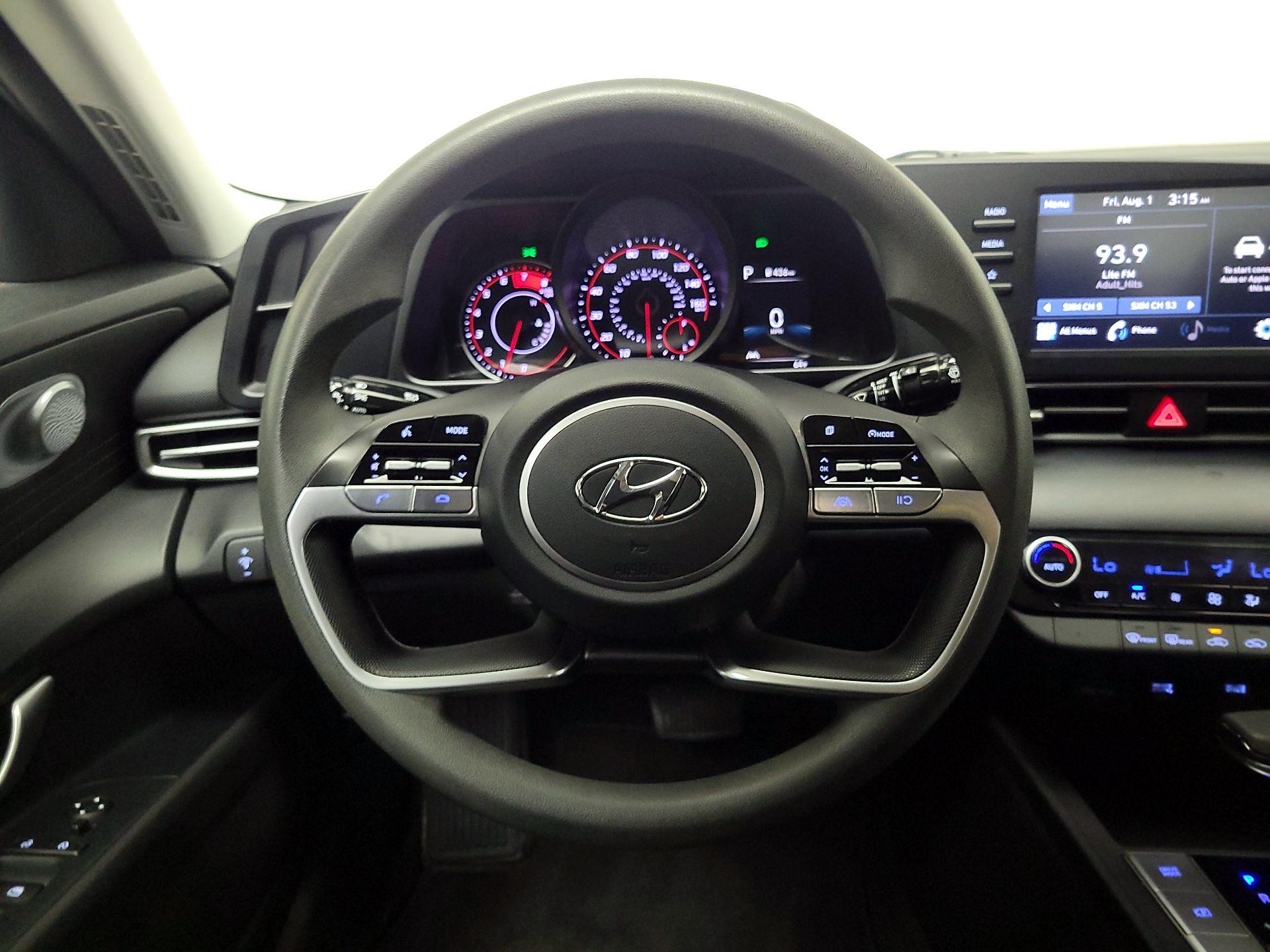Thumbnail: 2022 Hyundai Elantra - 10
