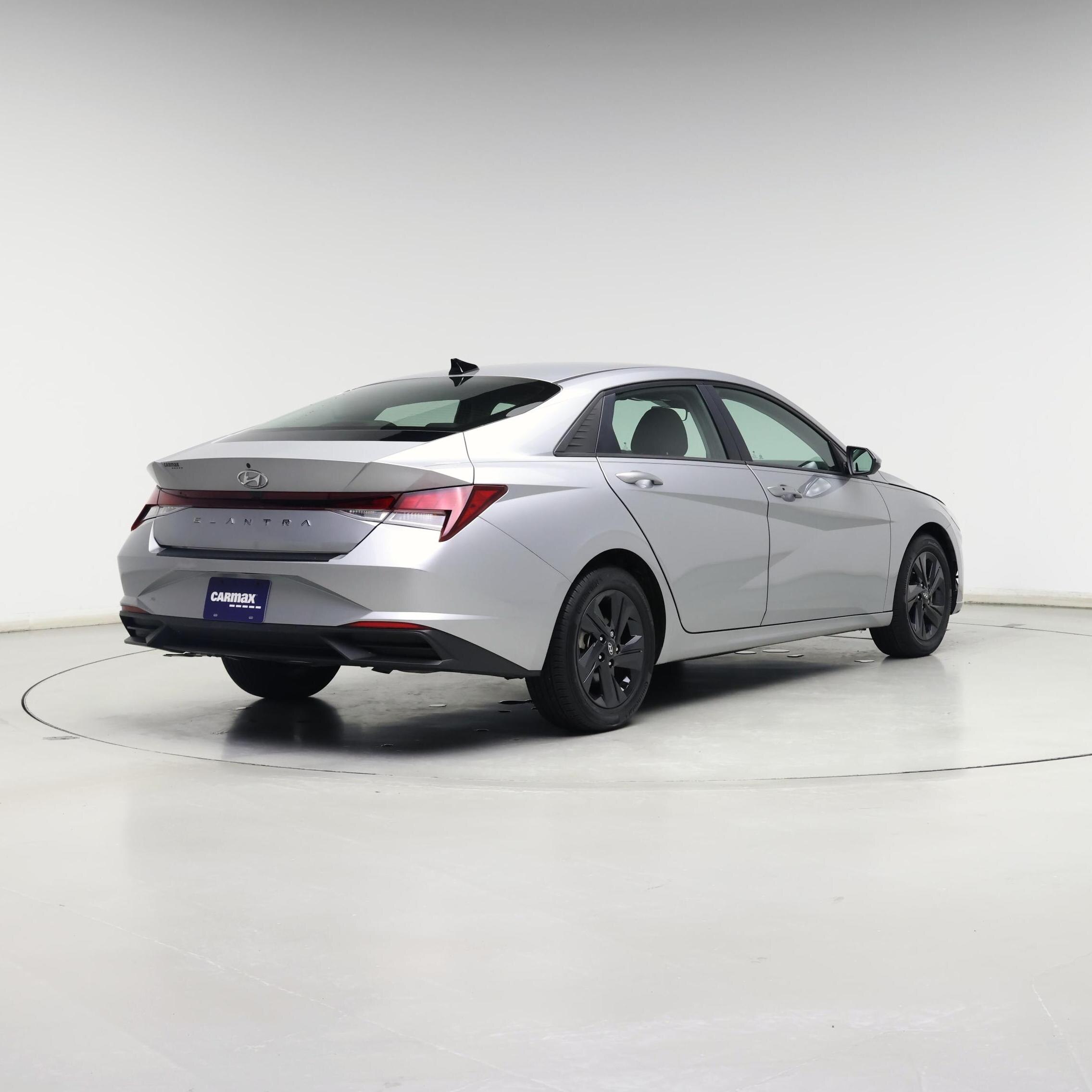 Thumbnail: 2022 Hyundai Elantra - 8