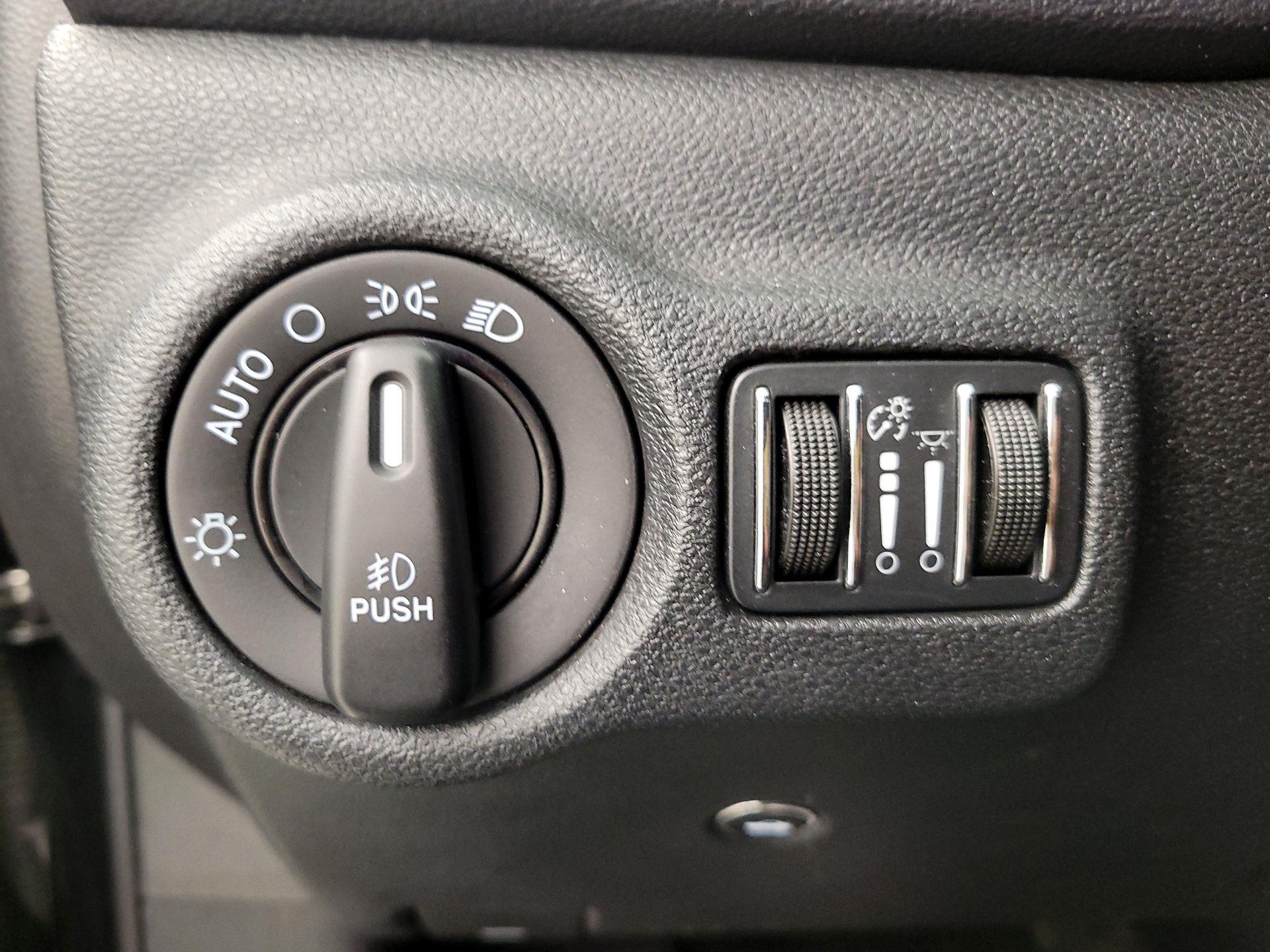 Thumbnail: 2015 Dodge Dart - 13