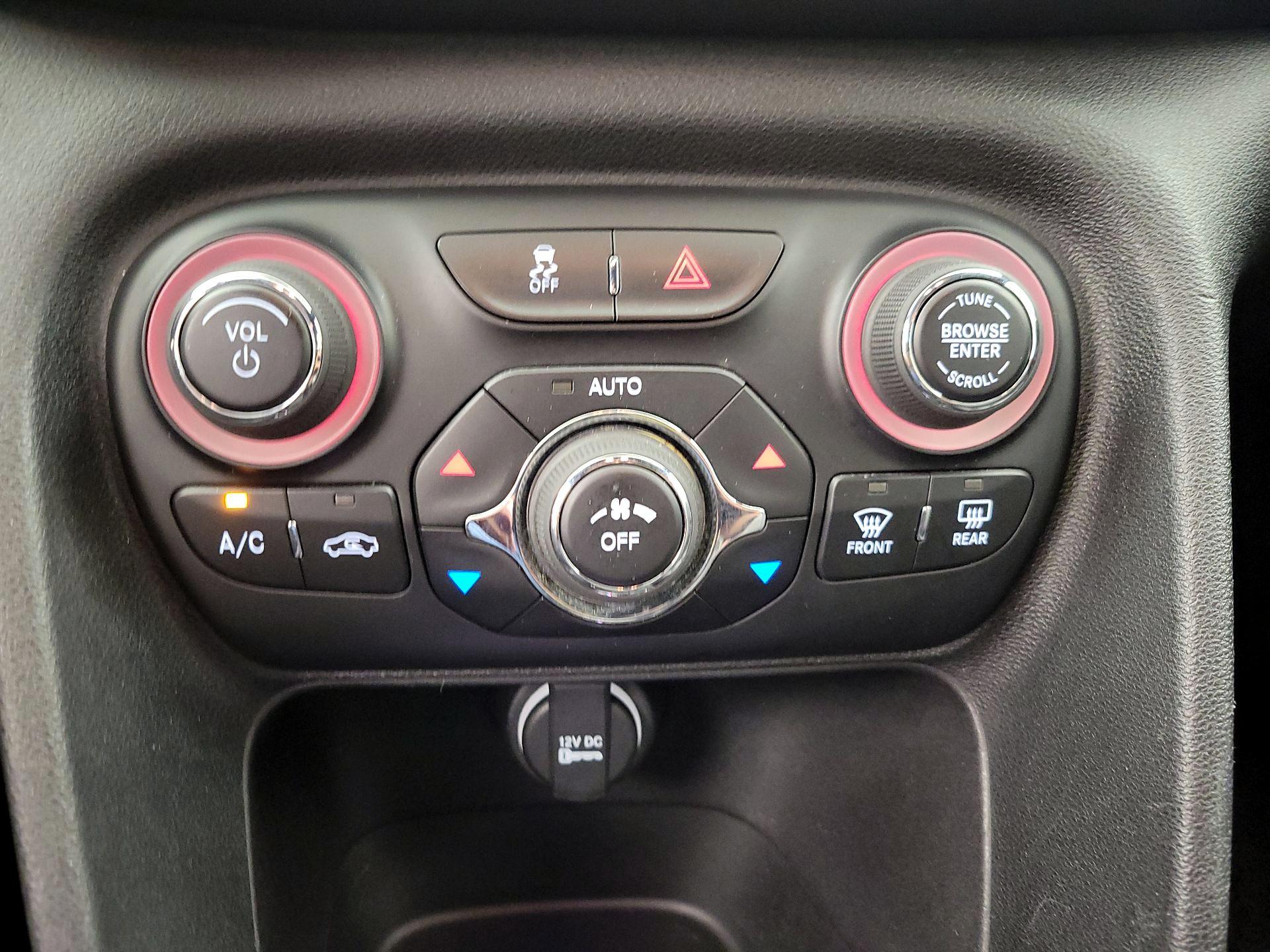 Thumbnail: 2015 Dodge Dart - 17