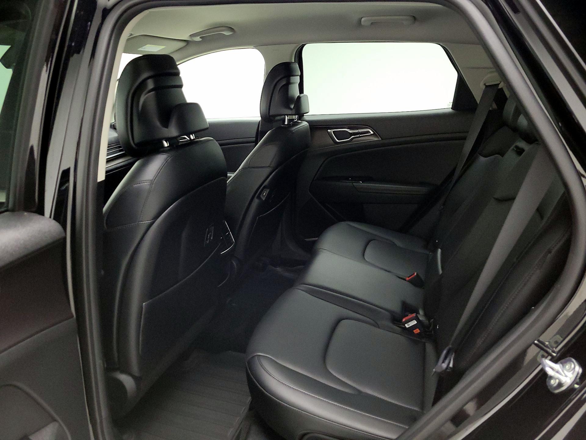 Thumbnail: 2024 Kia Sportage - 17