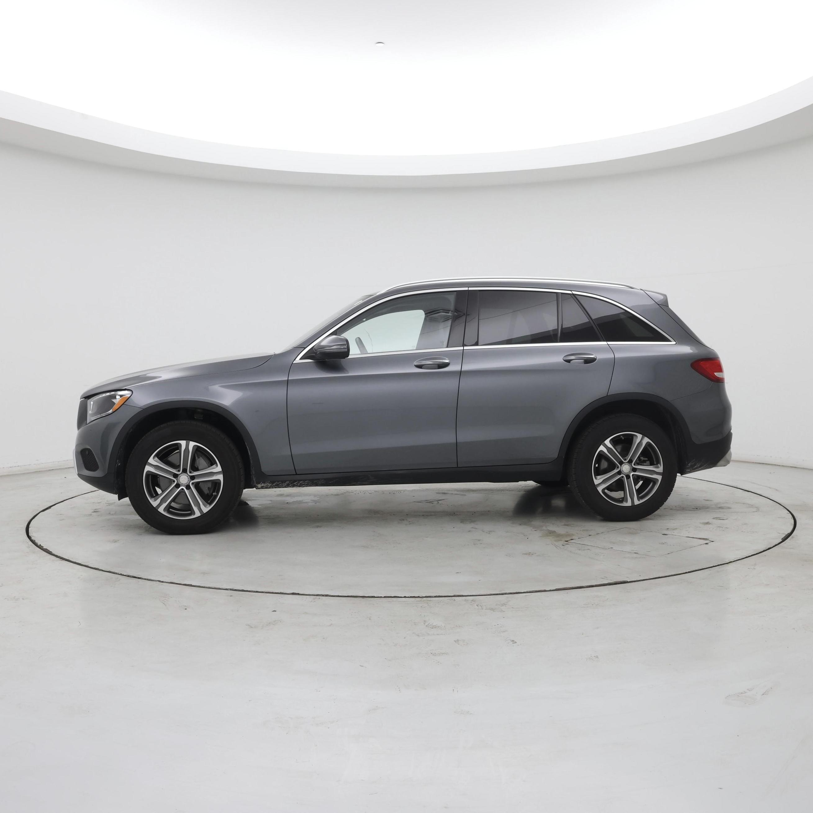 Thumbnail: 2016 Mercedes-Benz GLC - 3