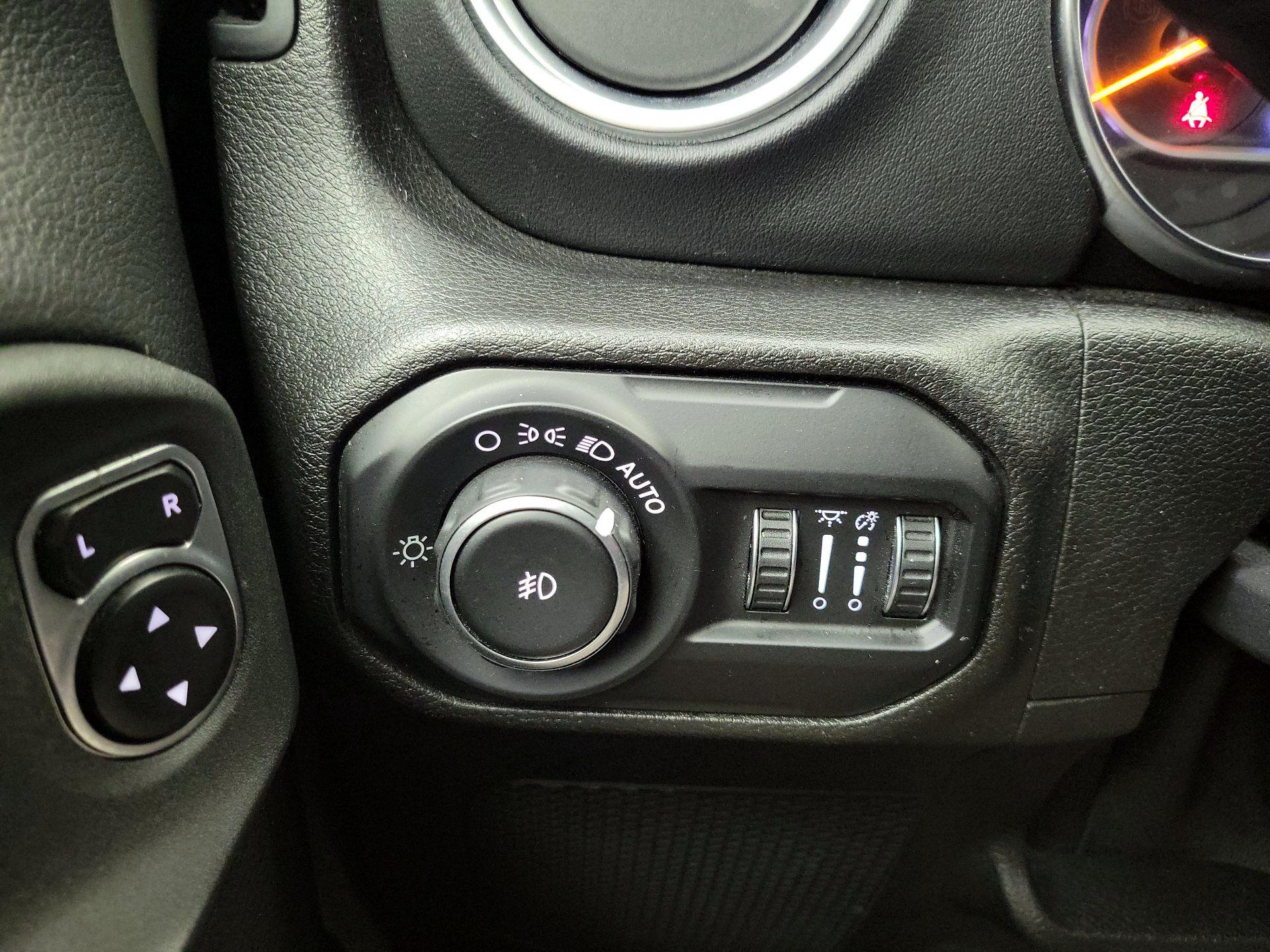 Thumbnail: 2020 Jeep Wrangler - 13