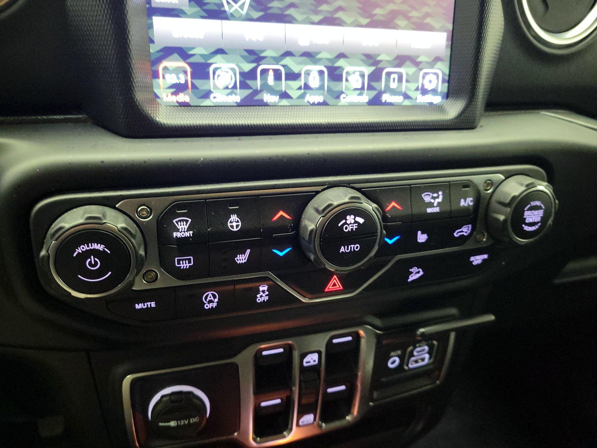 Thumbnail: 2020 Jeep Wrangler - 17