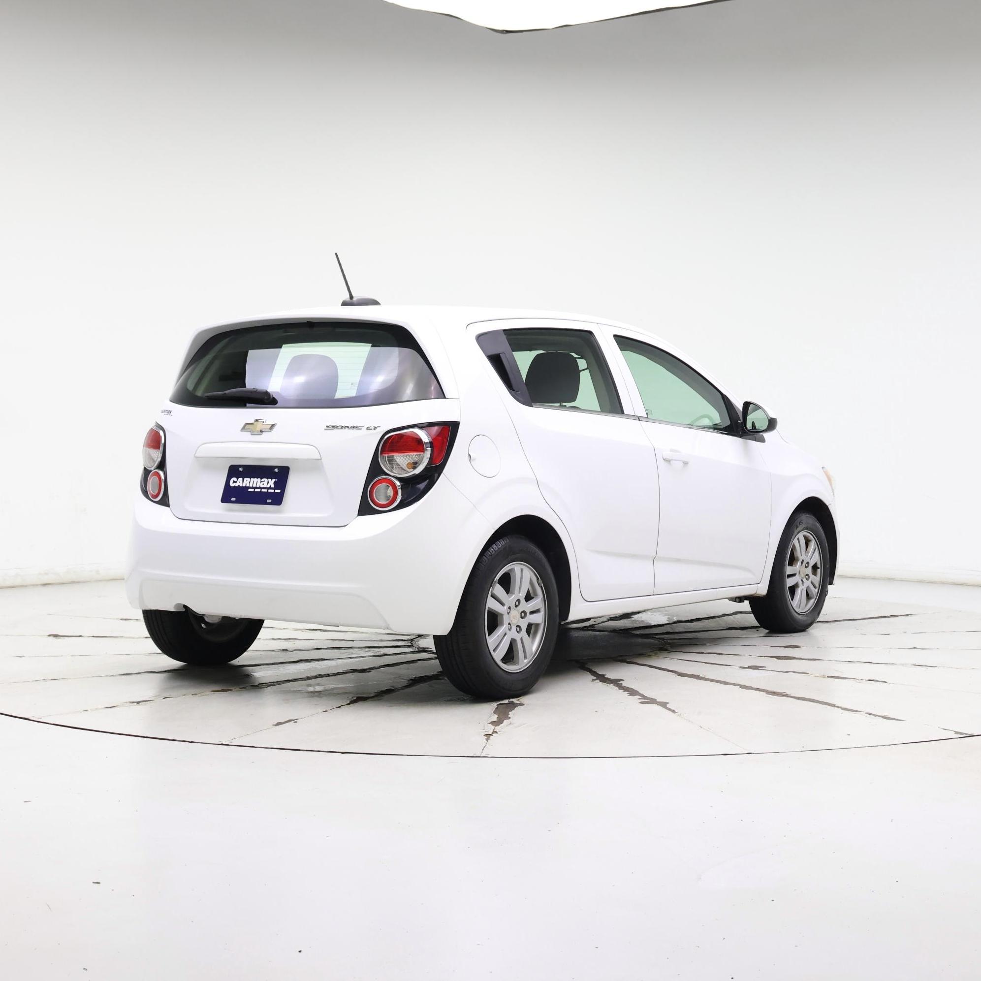 Thumbnail: 2016 Chevrolet Sonic - 8
